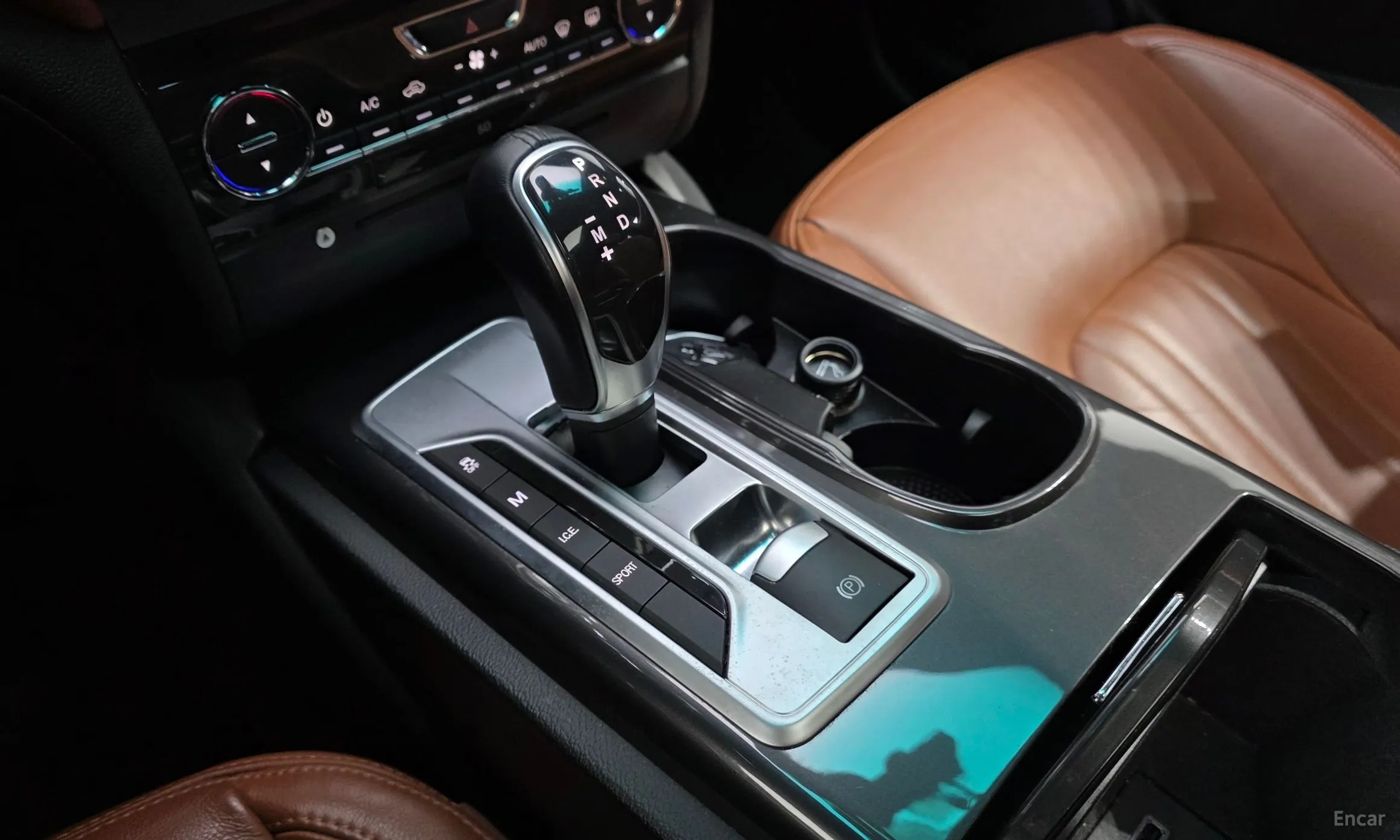 Maserati Ghibli превью 9
