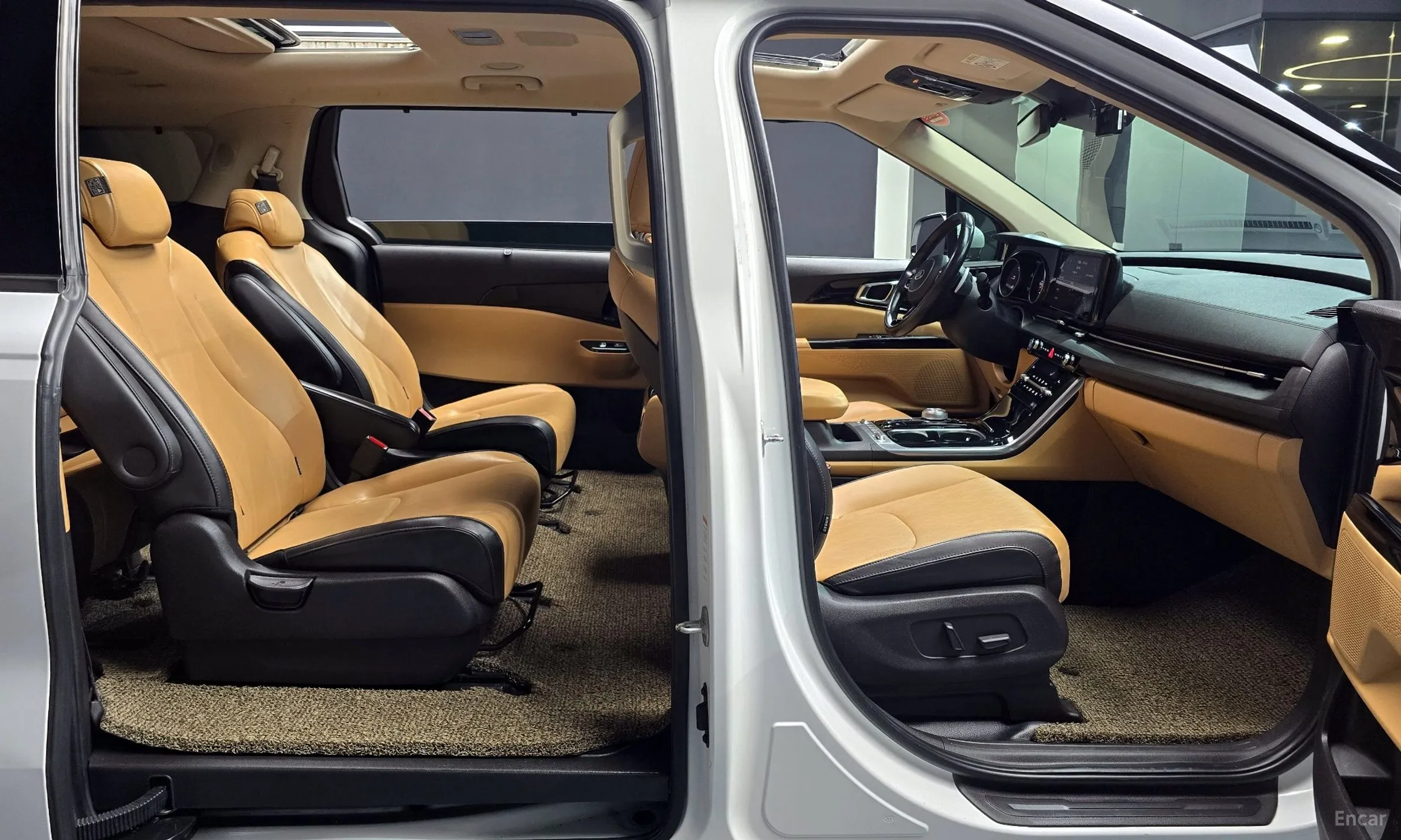 Kia Carnival Gen 4 превью 10