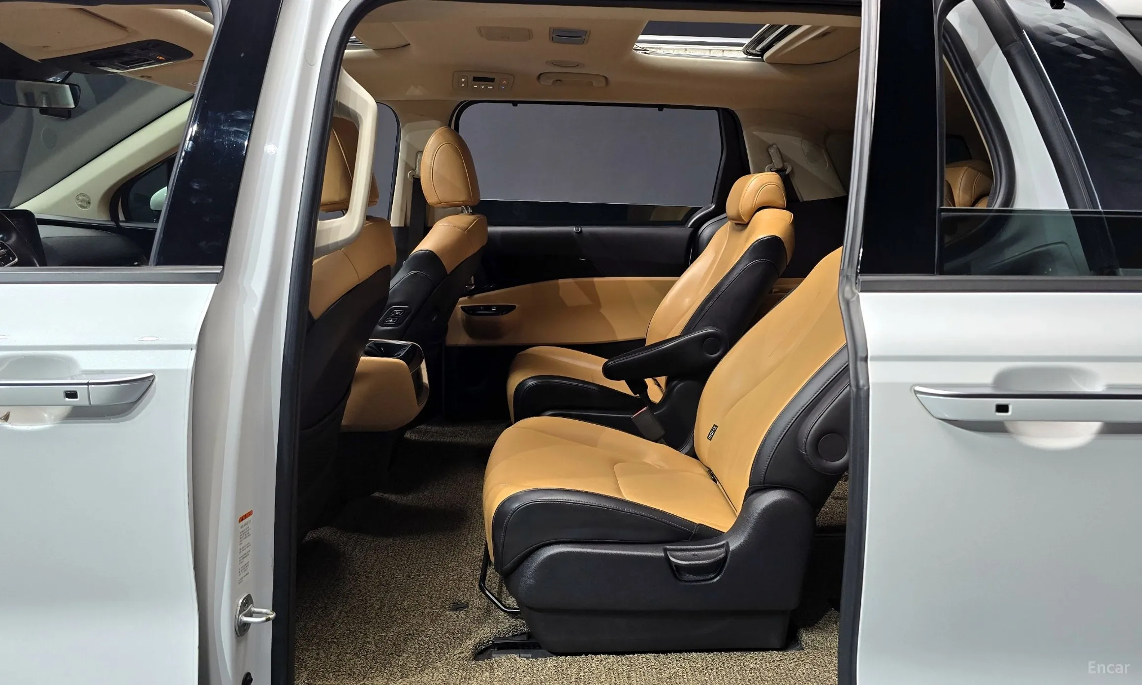 Kia Carnival Gen 4 превью 13