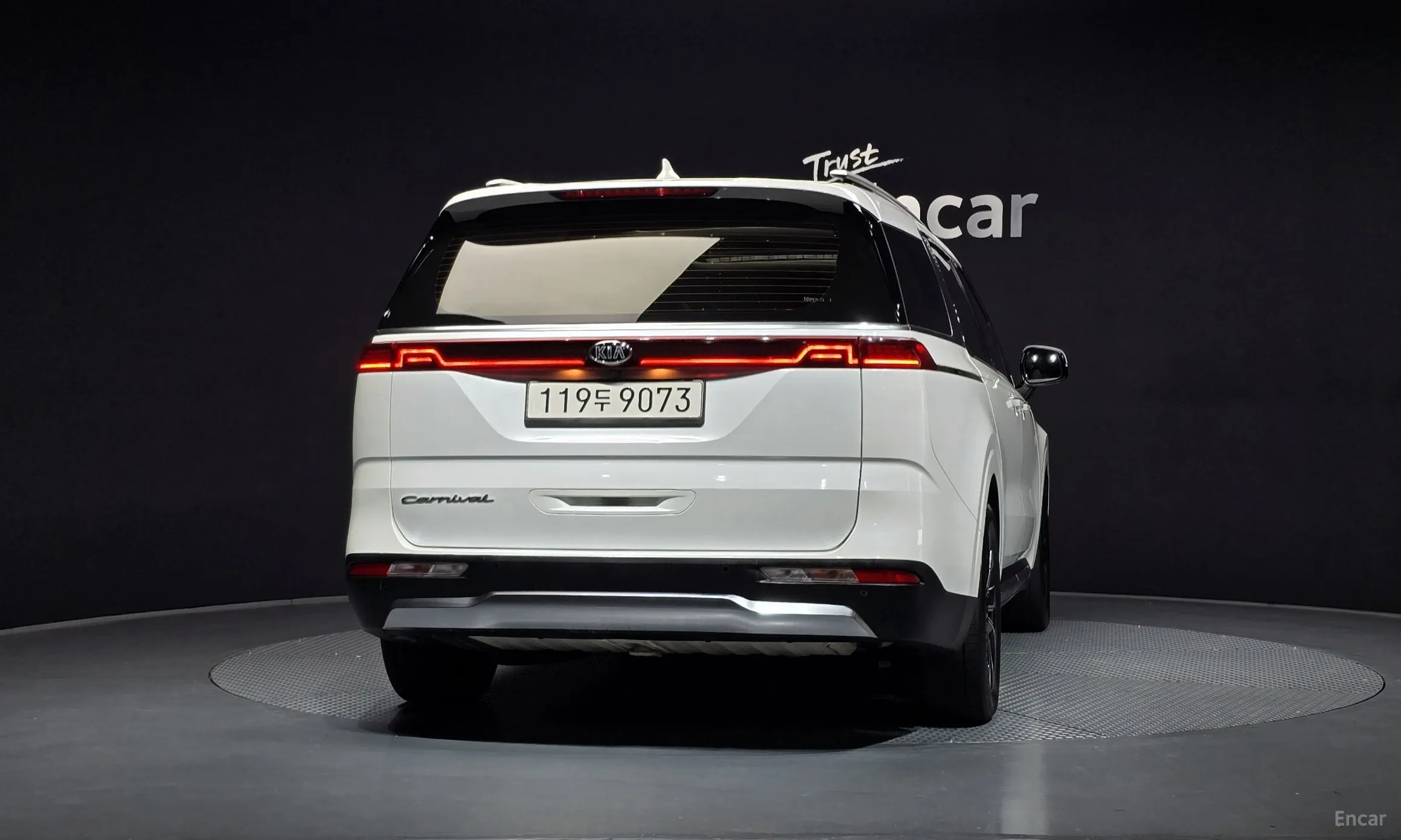 Kia Carnival Gen 4 превью 4