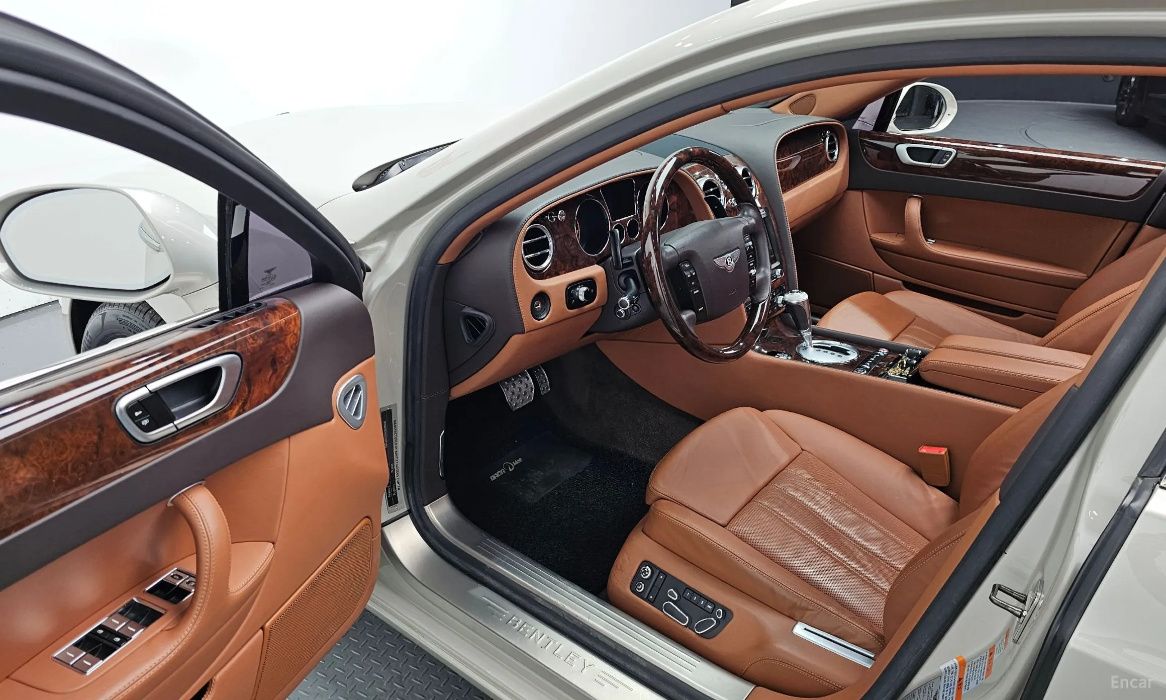 Bentley Flying Spur Gen 1 превью 11