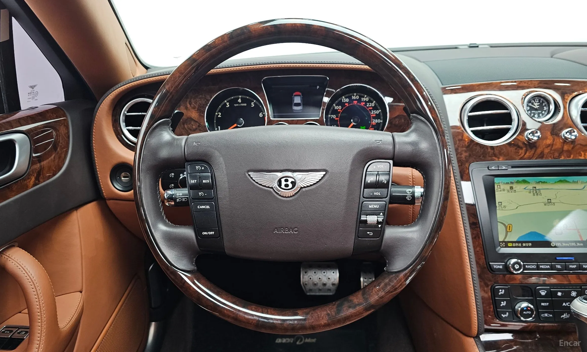 Bentley Flying Spur Gen 1 превью 13
