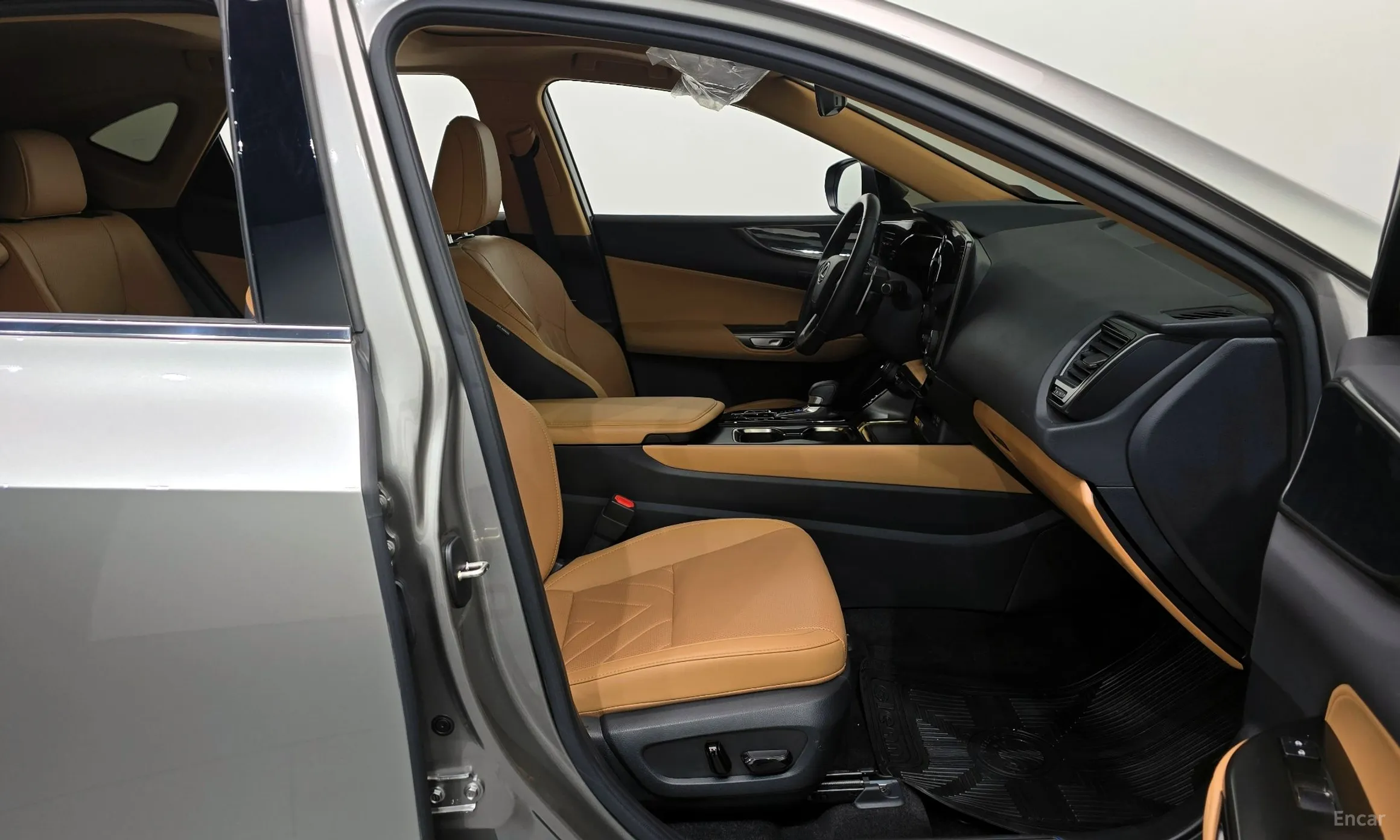 Lexus NX450h + 2nd Gen превью 11
