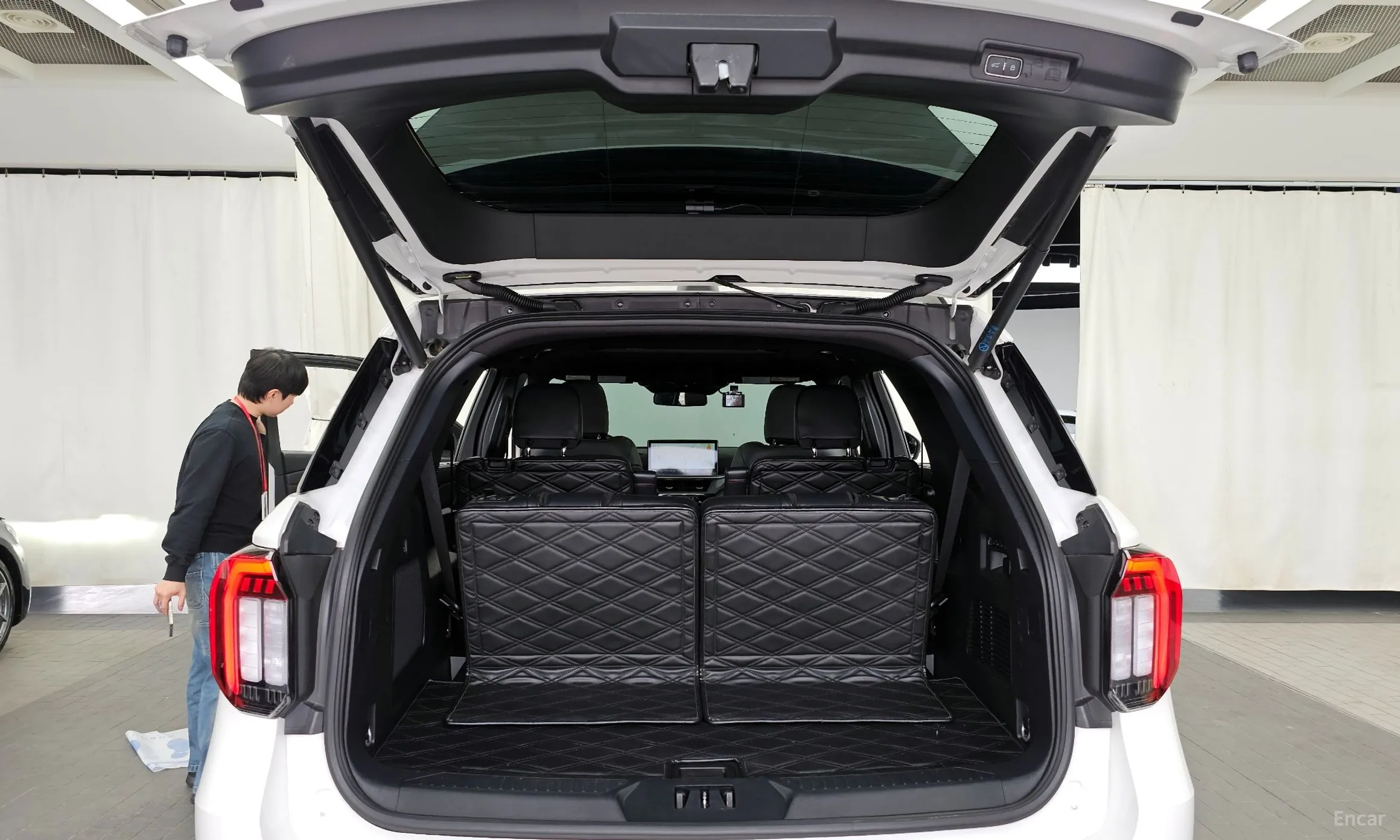 Ford Explorer 6th Generation превью 20