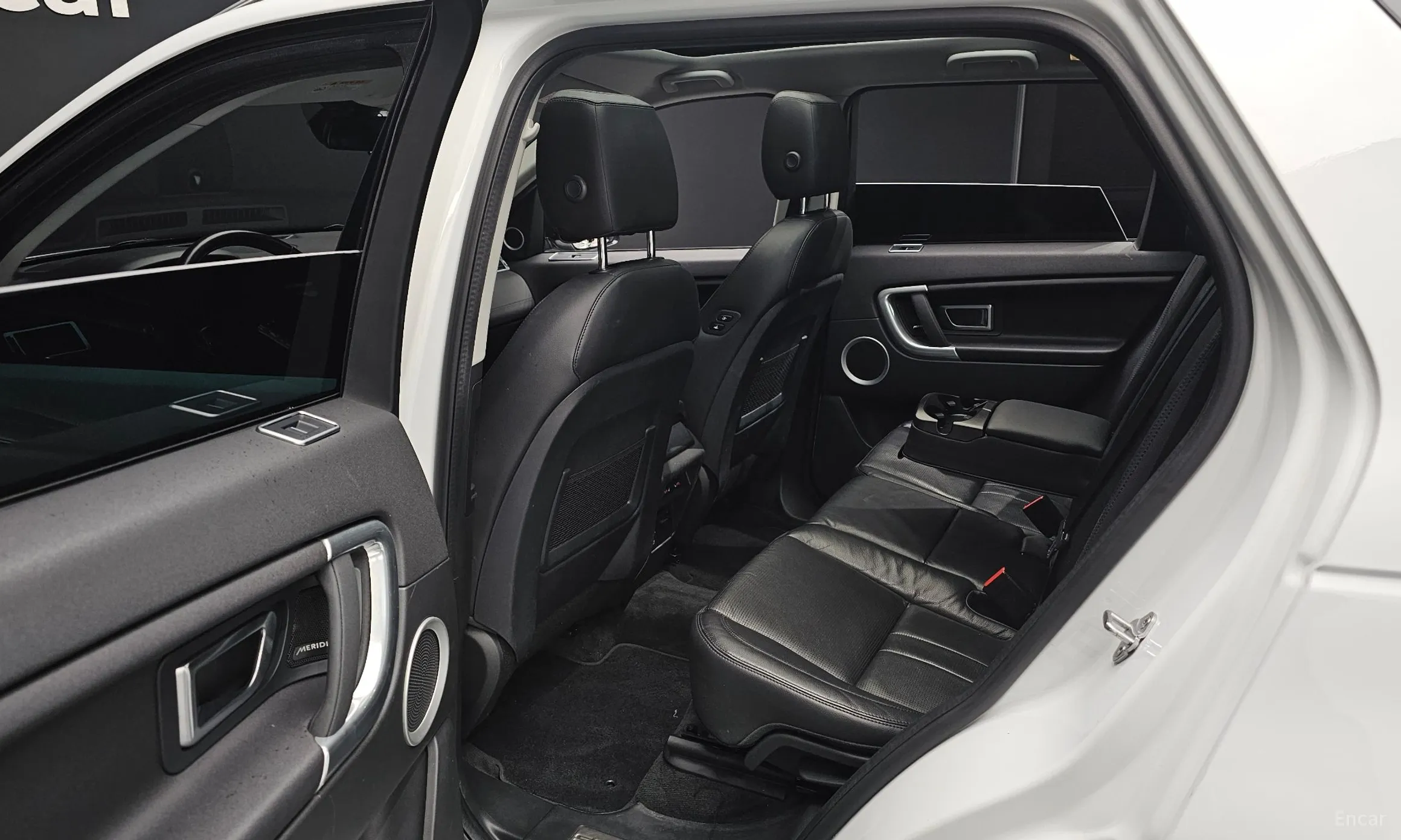 Land Rover Discovery Sports превью 12