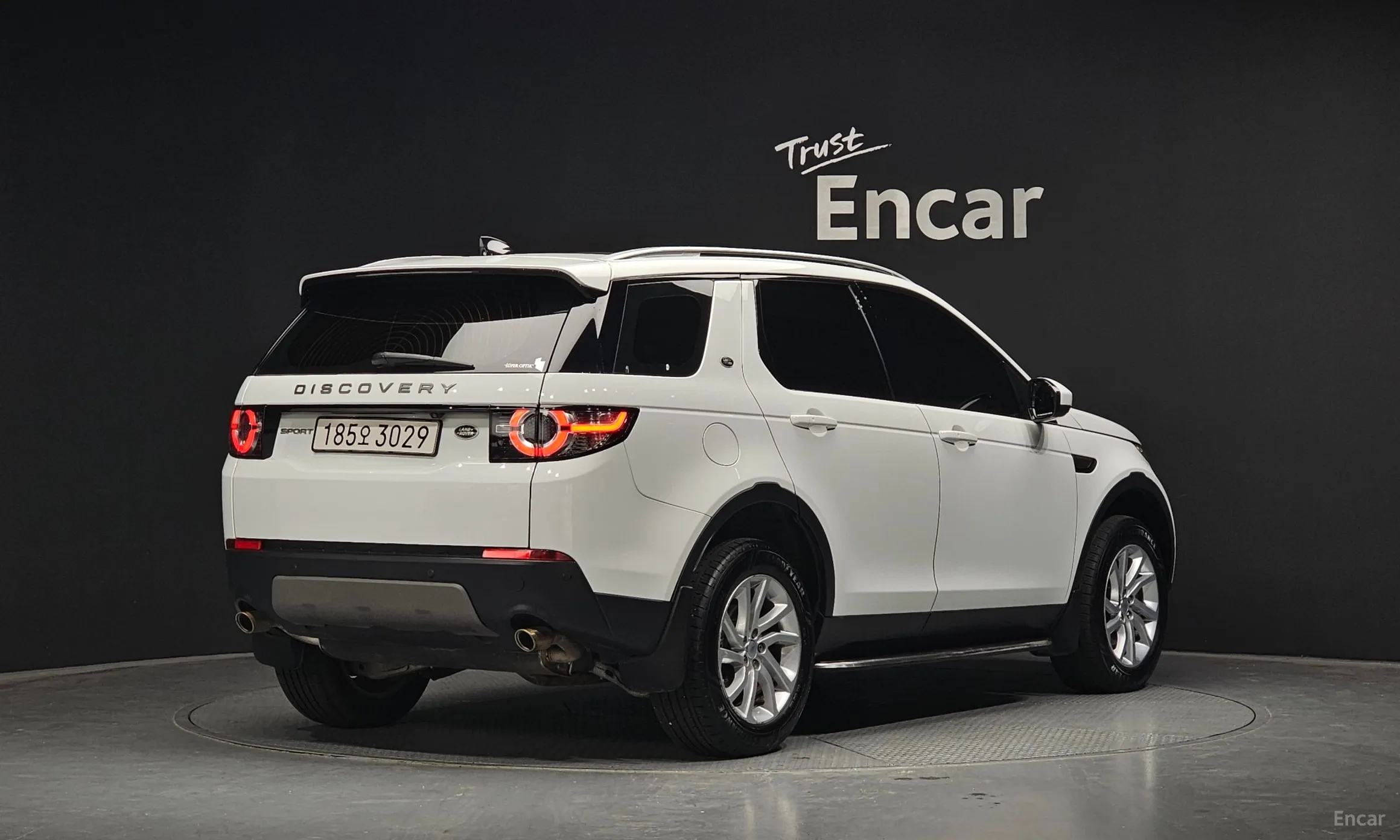 Land Rover Discovery Sports превью 2