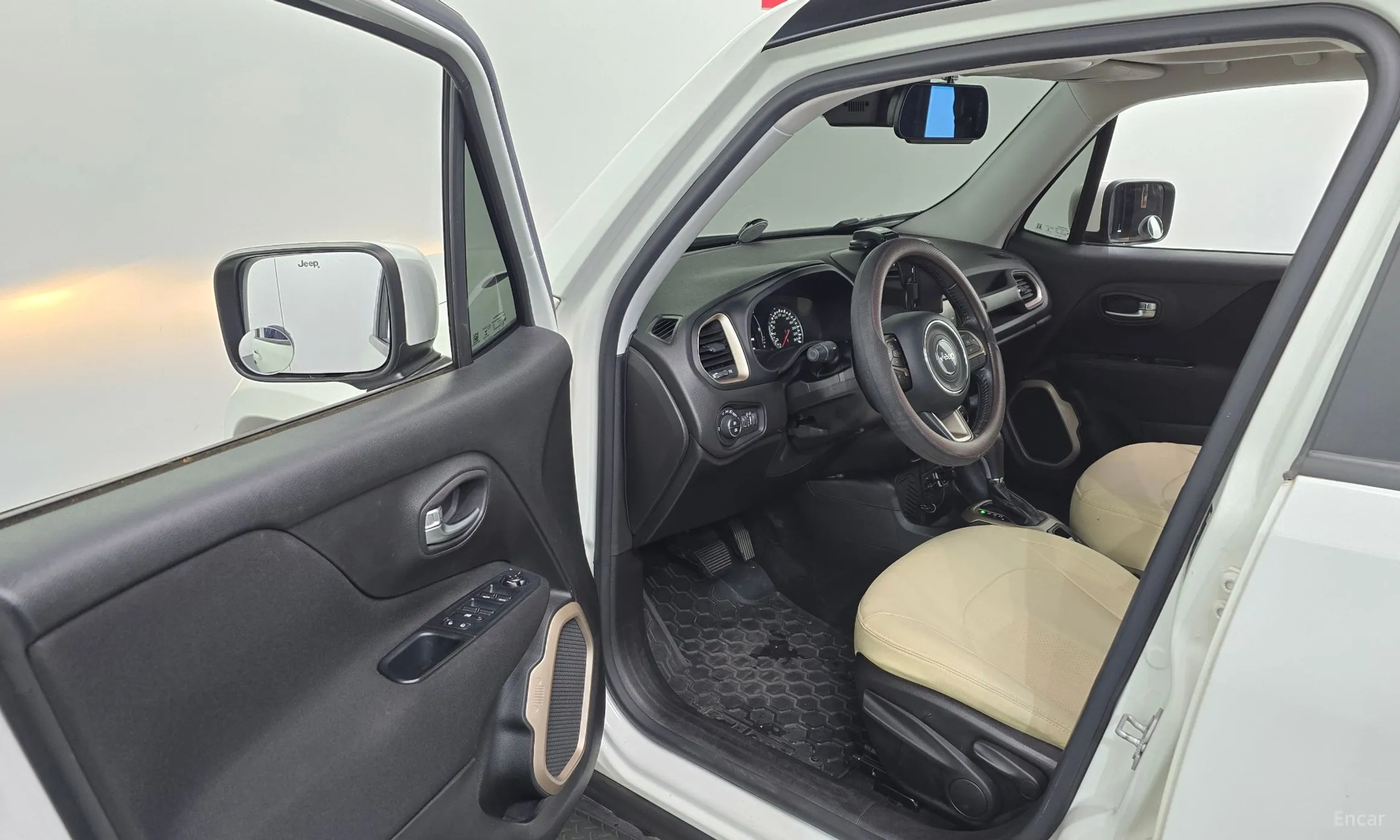 Jeep Renegade превью 10