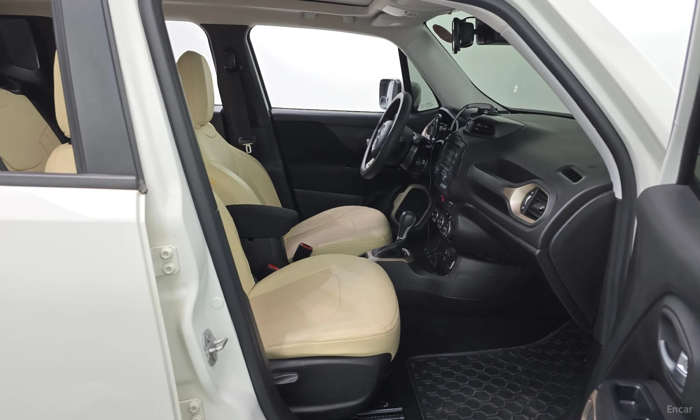 Jeep Renegade превью 11
