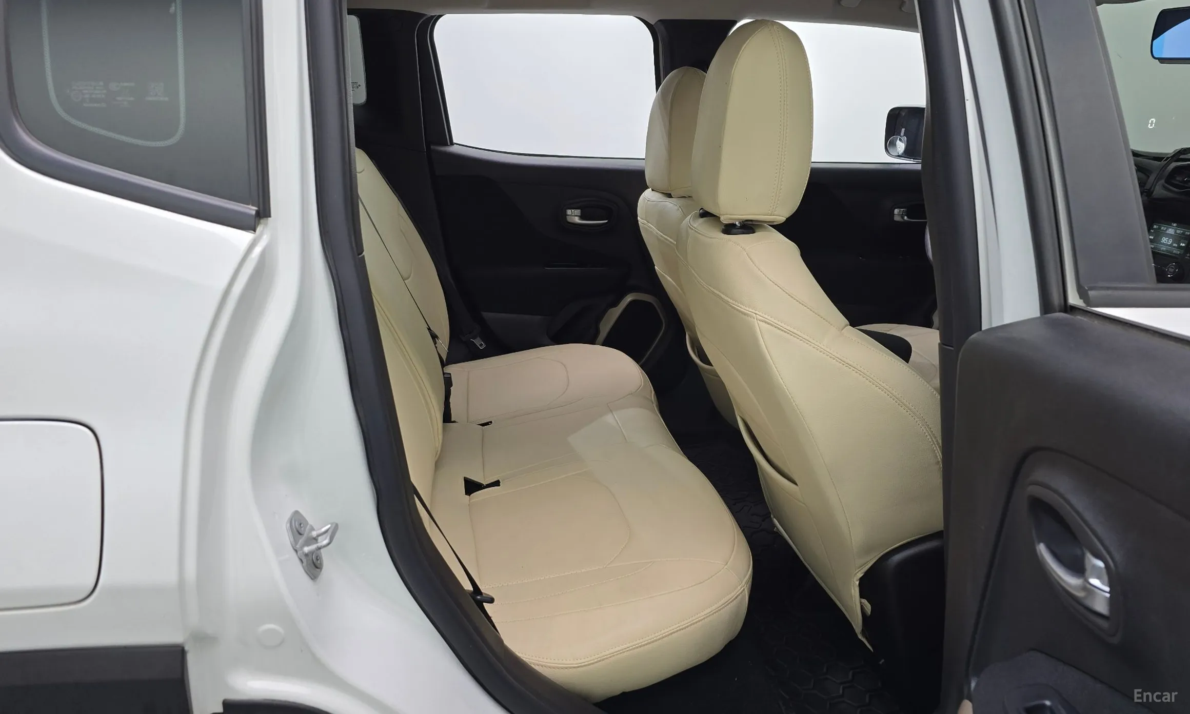 Jeep Renegade превью 12