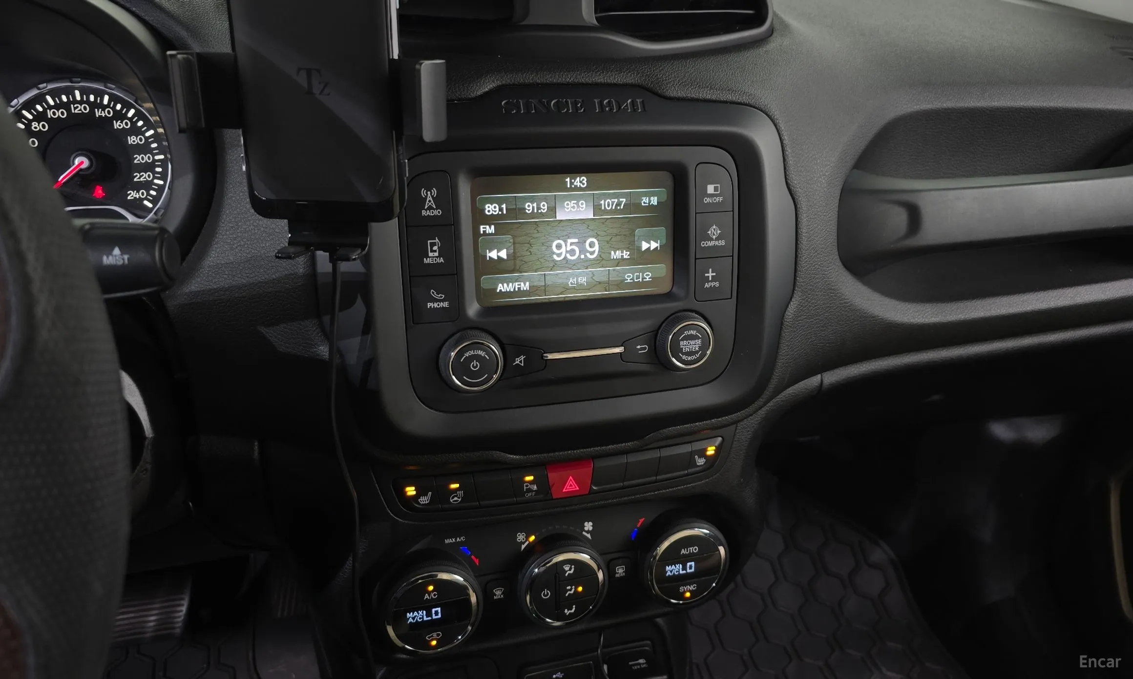 Jeep Renegade превью 14