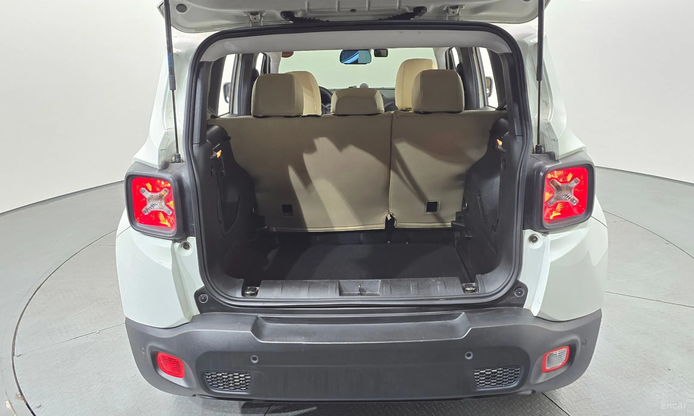 Jeep Renegade превью 20