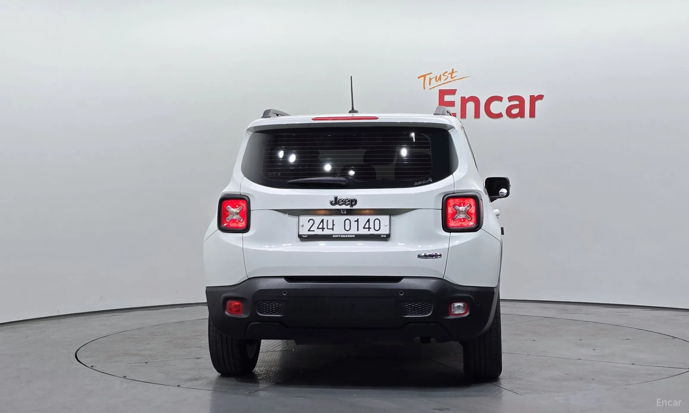 Jeep Renegade превью 4
