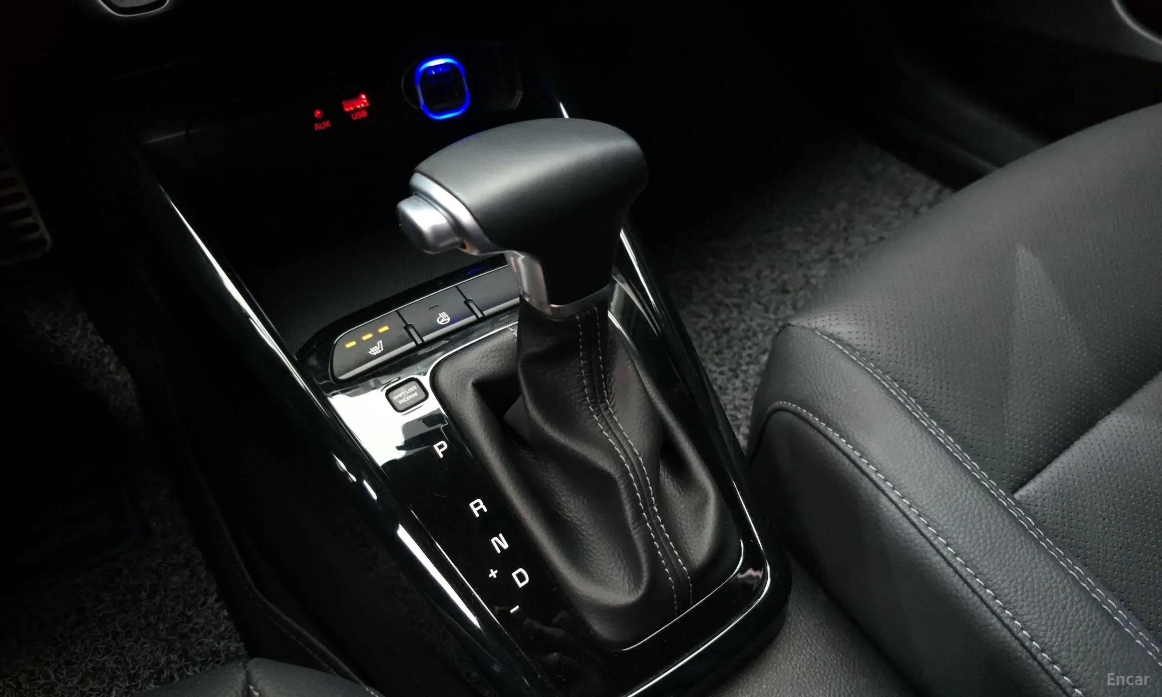 Kia Stonic превью 9