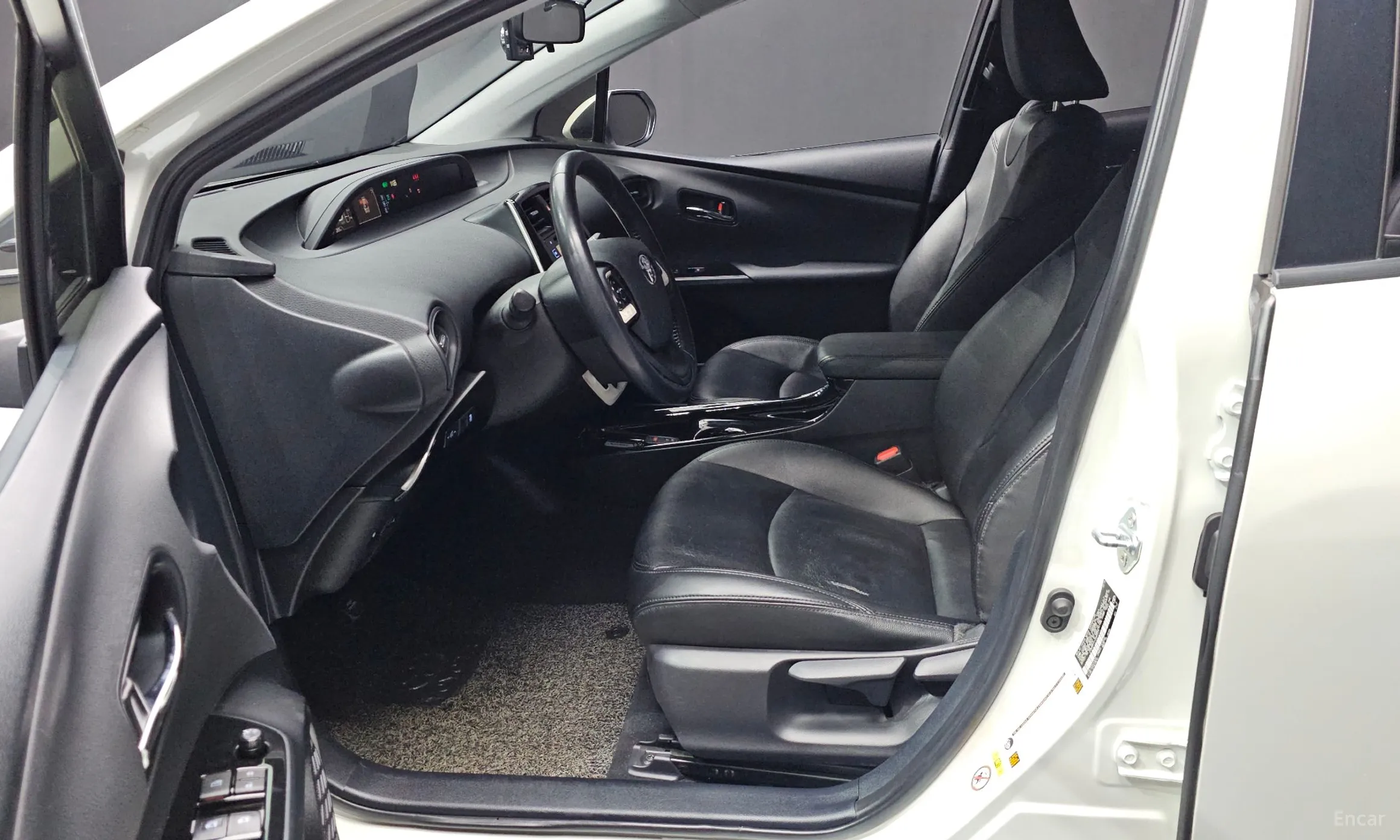 Toyota Prius 4th Generation превью 10