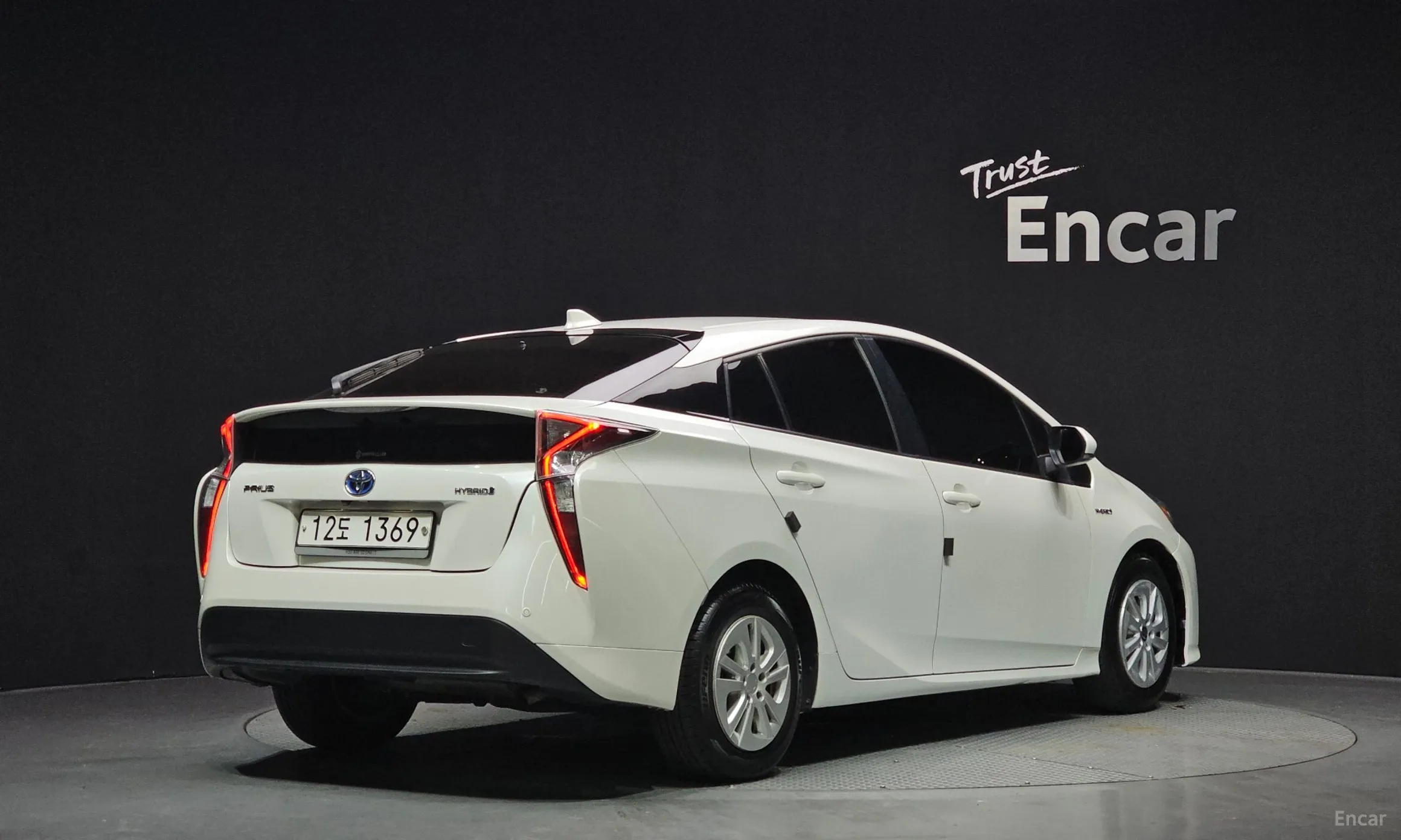 Toyota Prius 4th Generation превью 2
