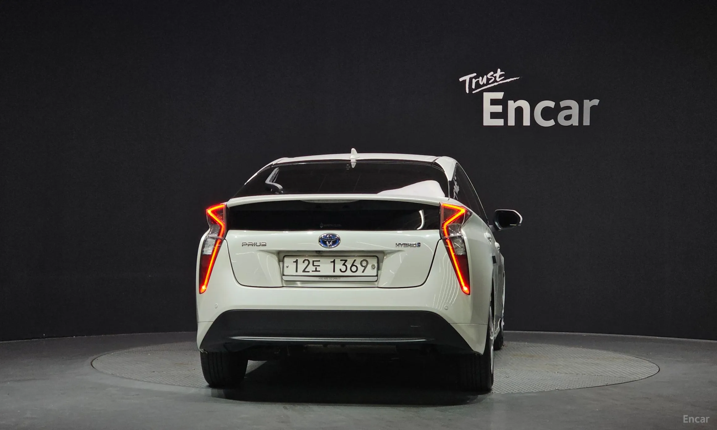 Toyota Prius 4th Generation превью 4
