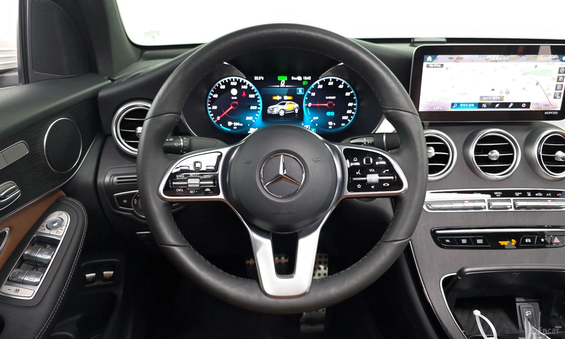 Mercedes Benz GLC-Class X253 превью 13