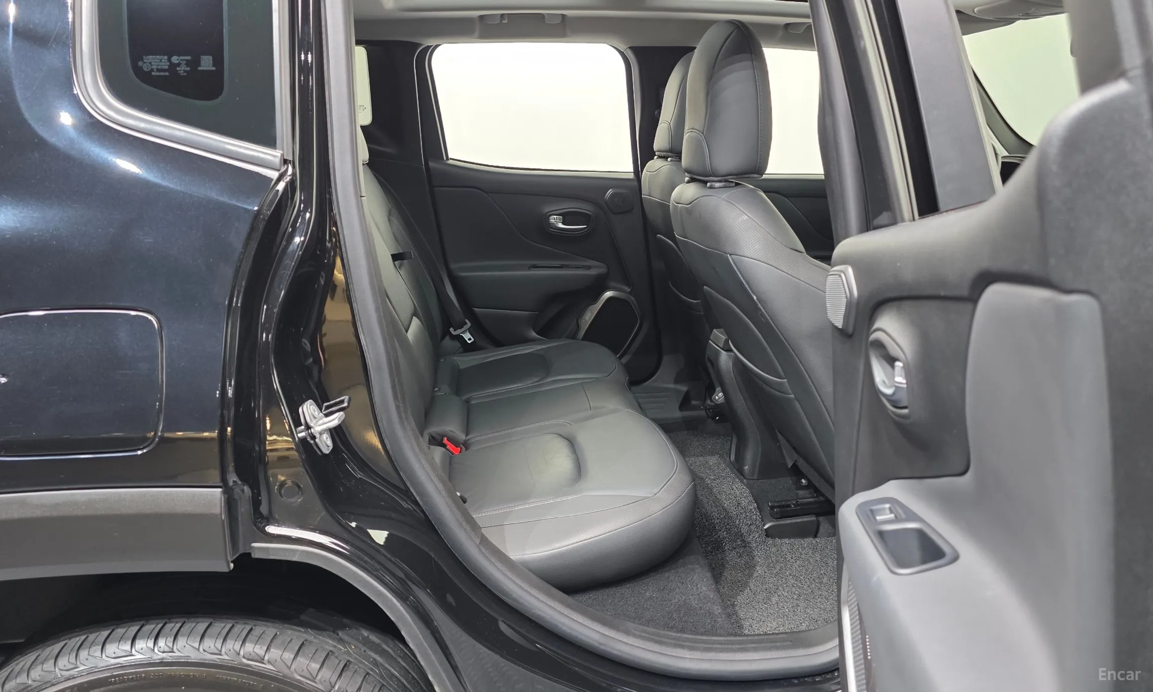 Jeep Renegade превью 12
