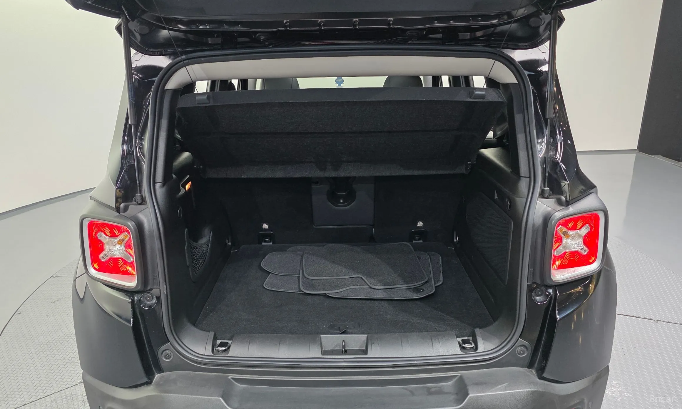 Jeep Renegade превью 20