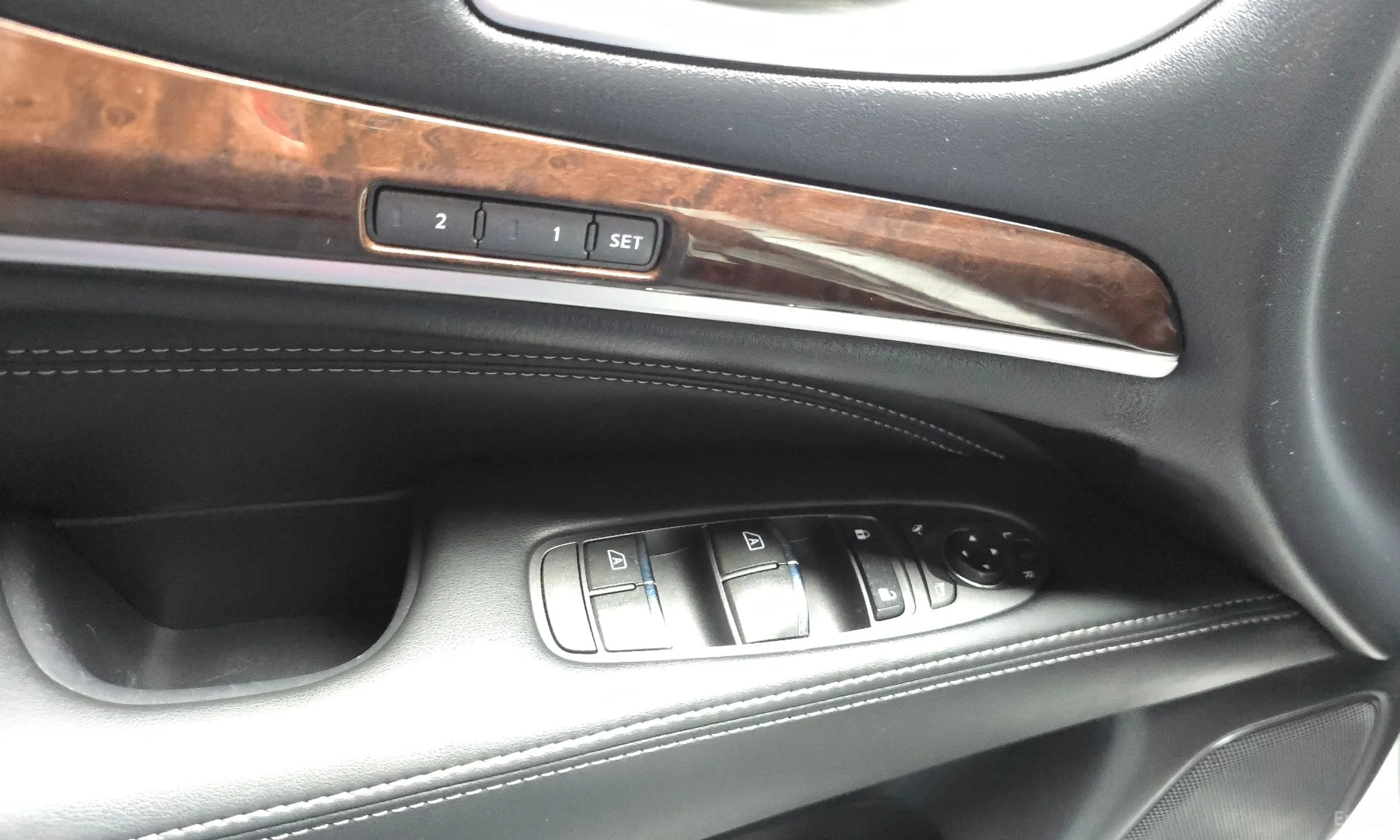 Infiniti QX60 превью 14