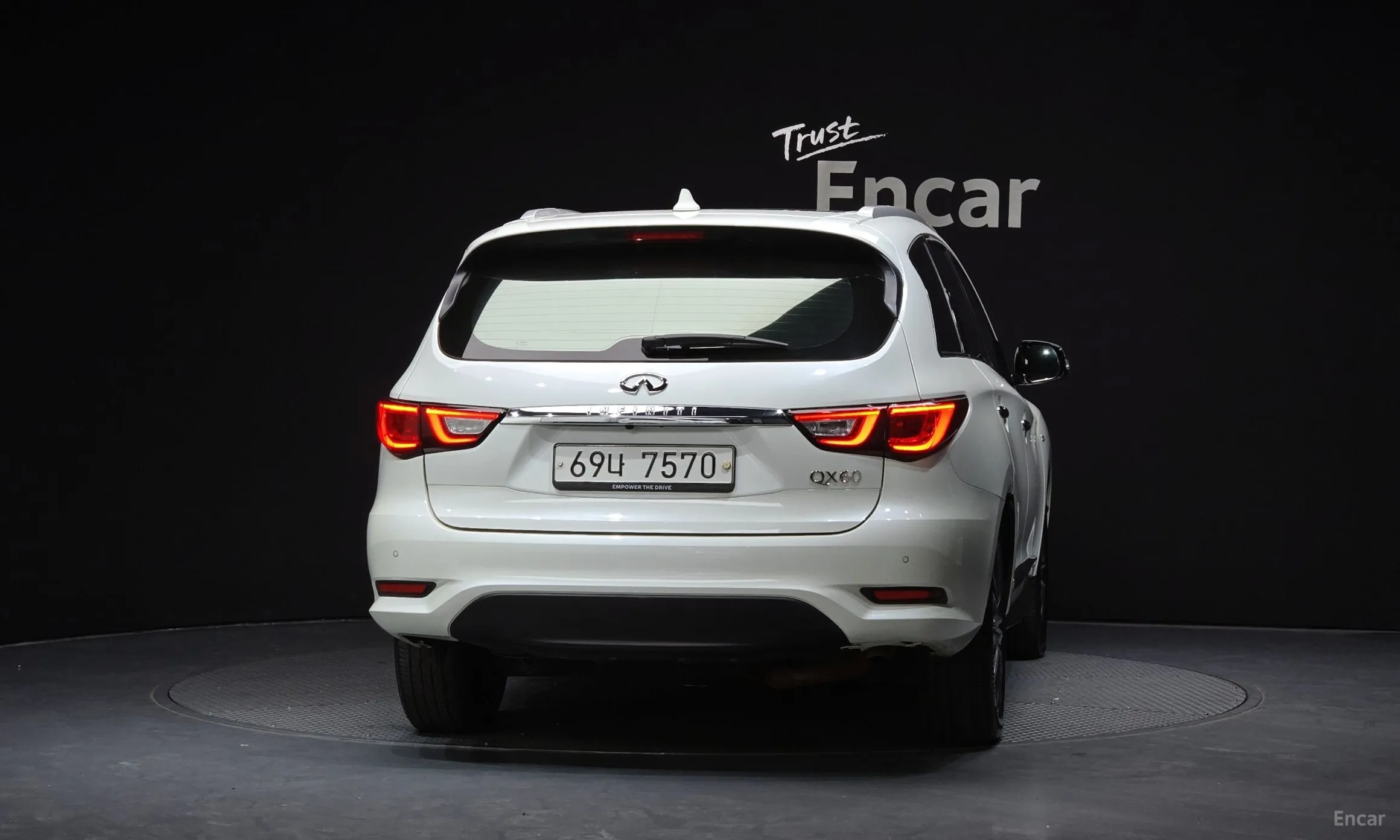Infiniti QX60 превью 4
