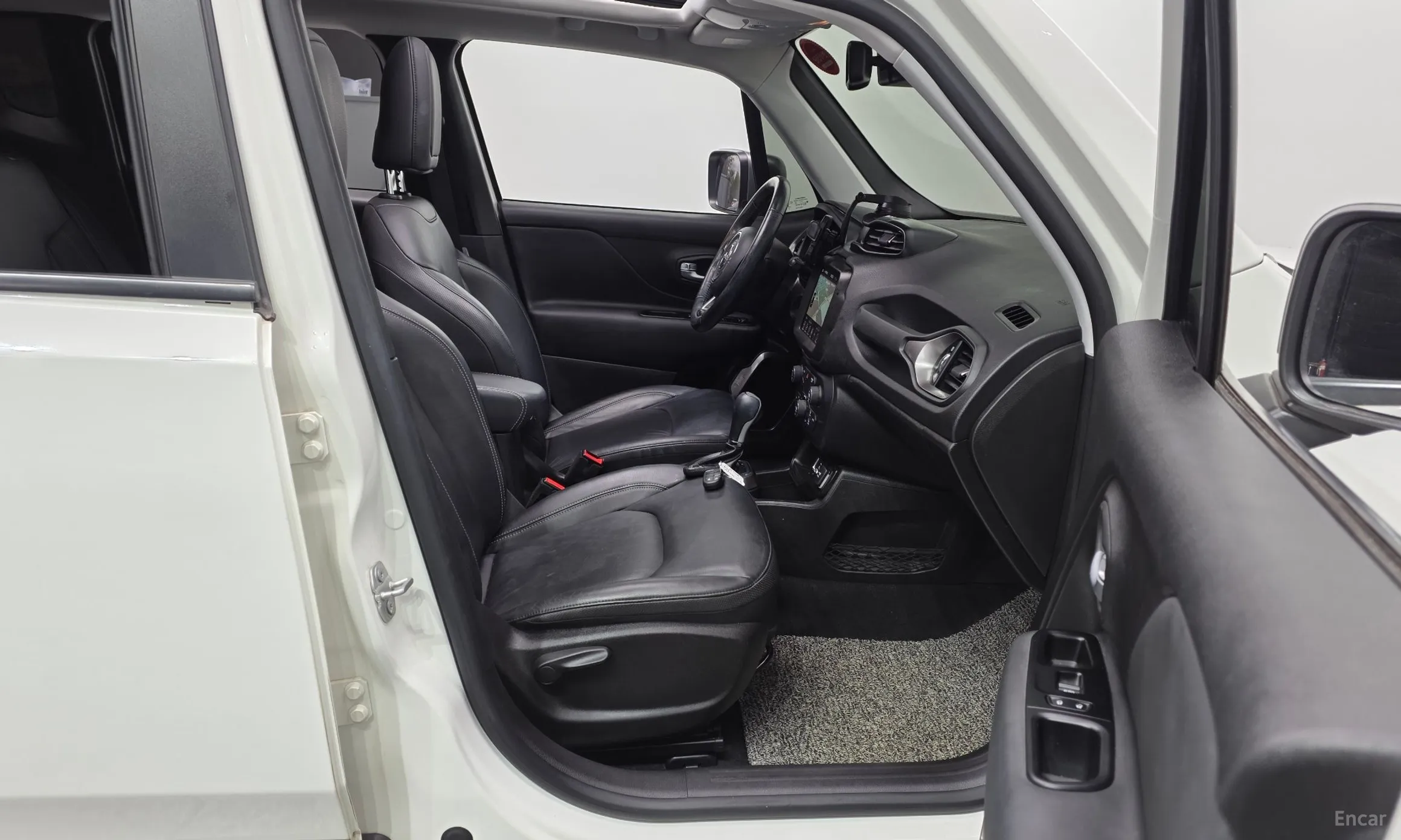 Jeep Renegade превью 11