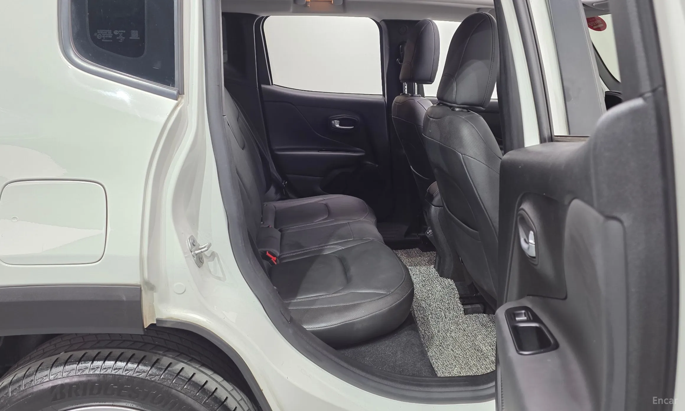 Jeep Renegade превью 12