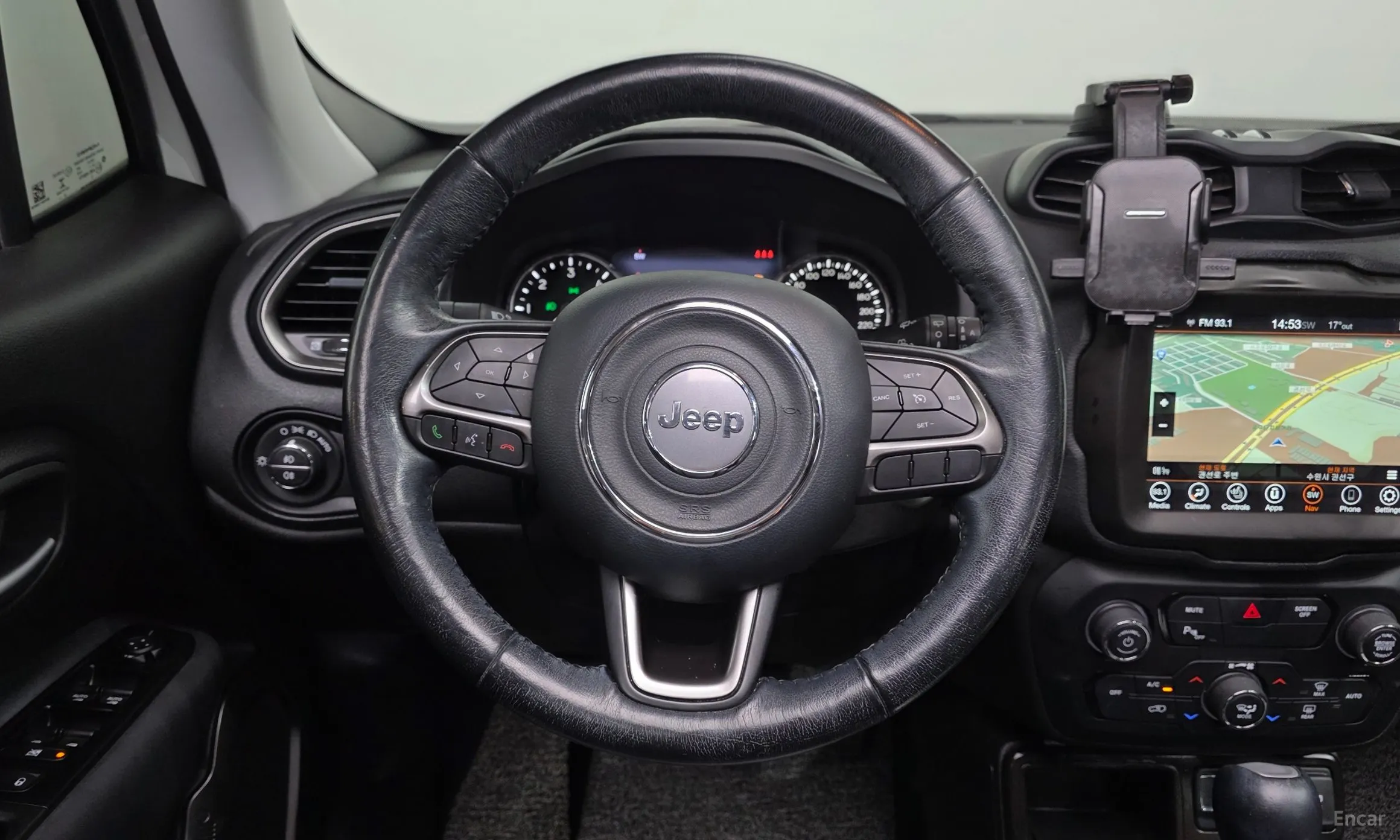 Jeep Renegade превью 13