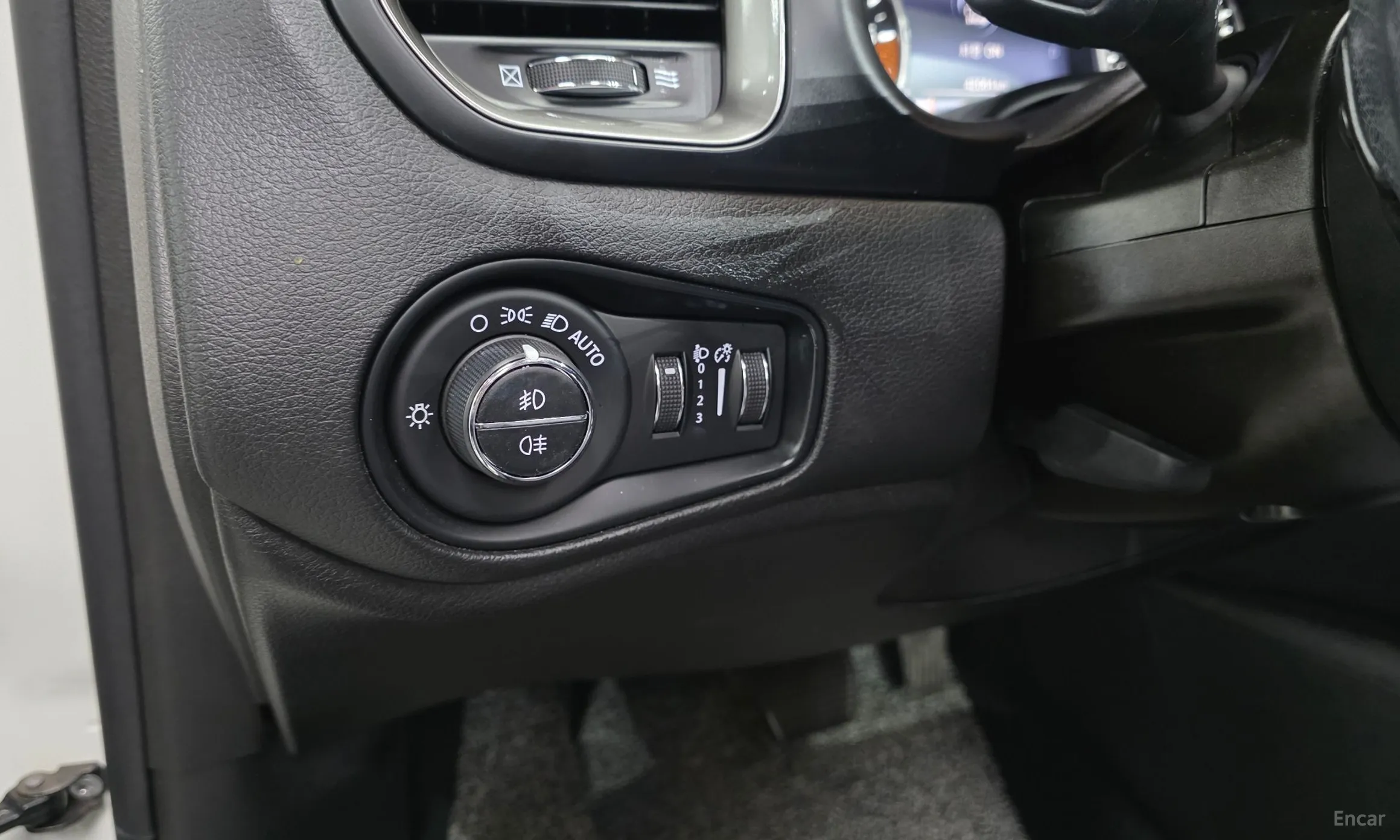 Jeep Renegade превью 18