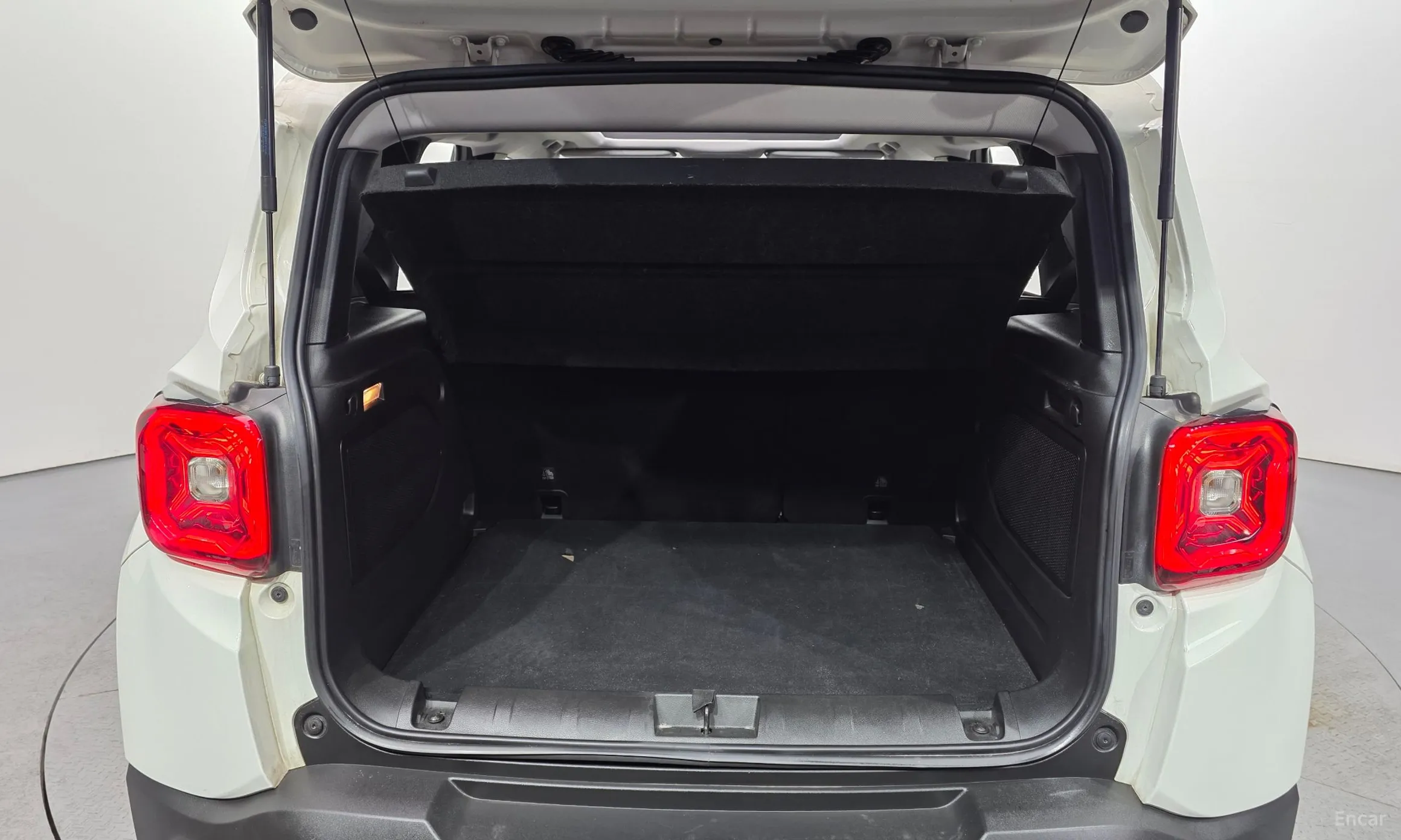 Jeep Renegade превью 20