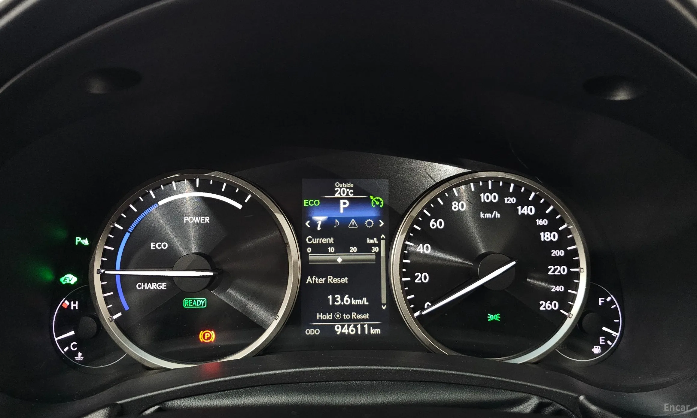 Lexus NX300h превью 8