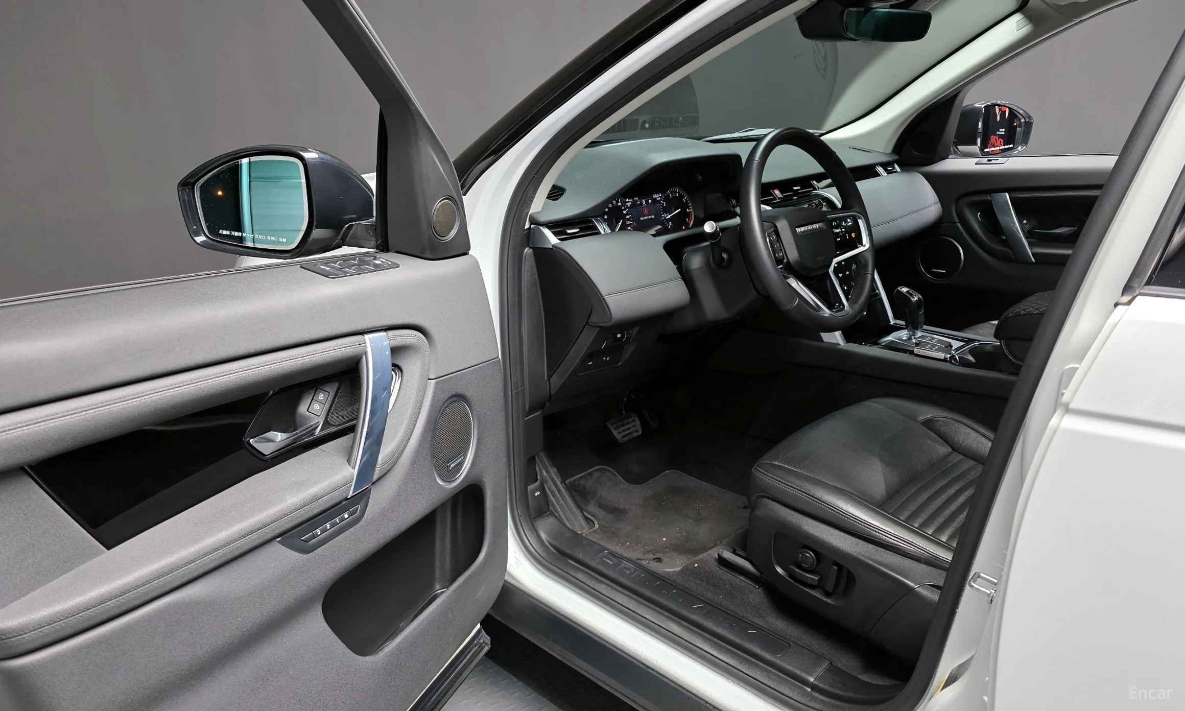 Land Rover Discovery Sports превью 10