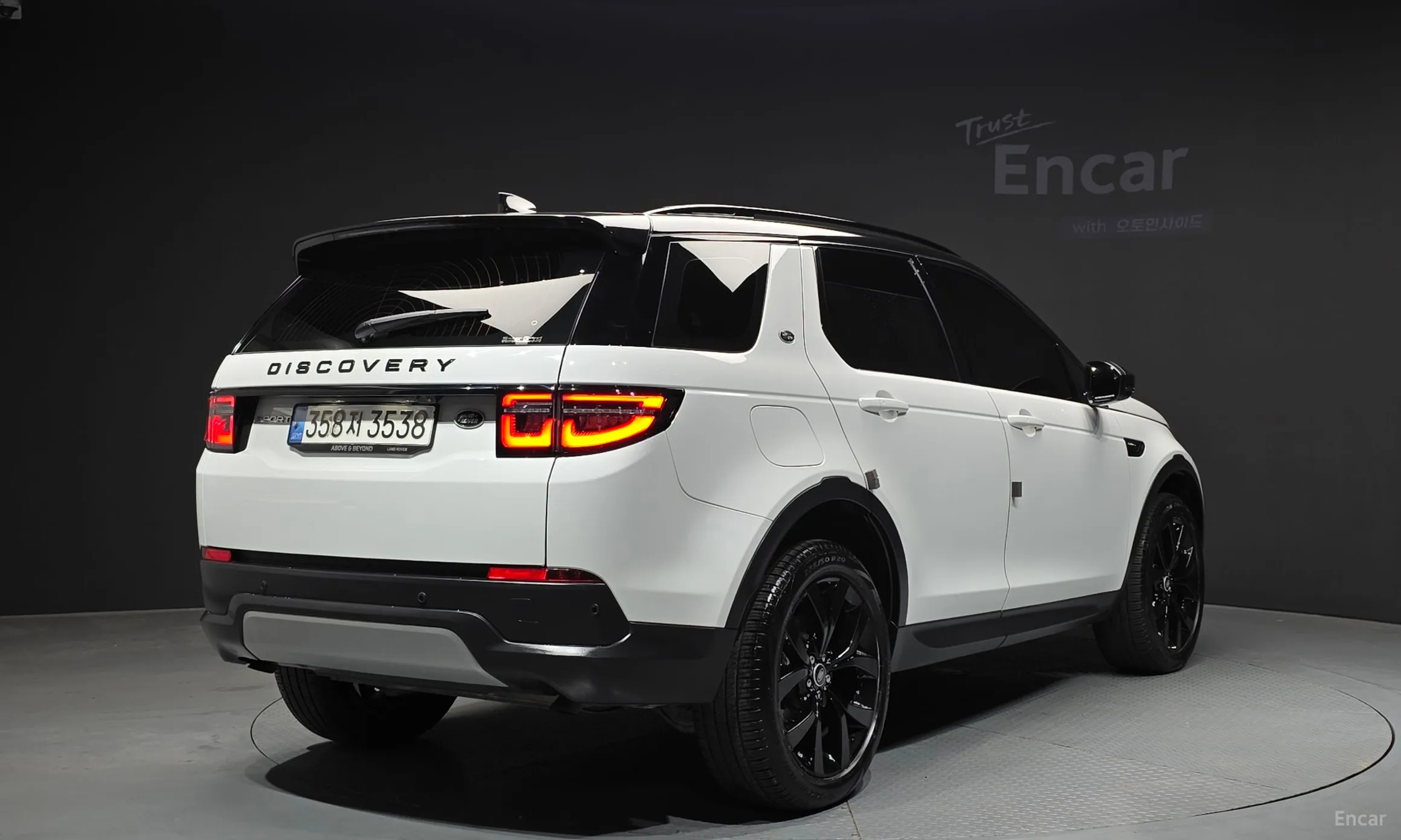 Land Rover Discovery Sports превью 2