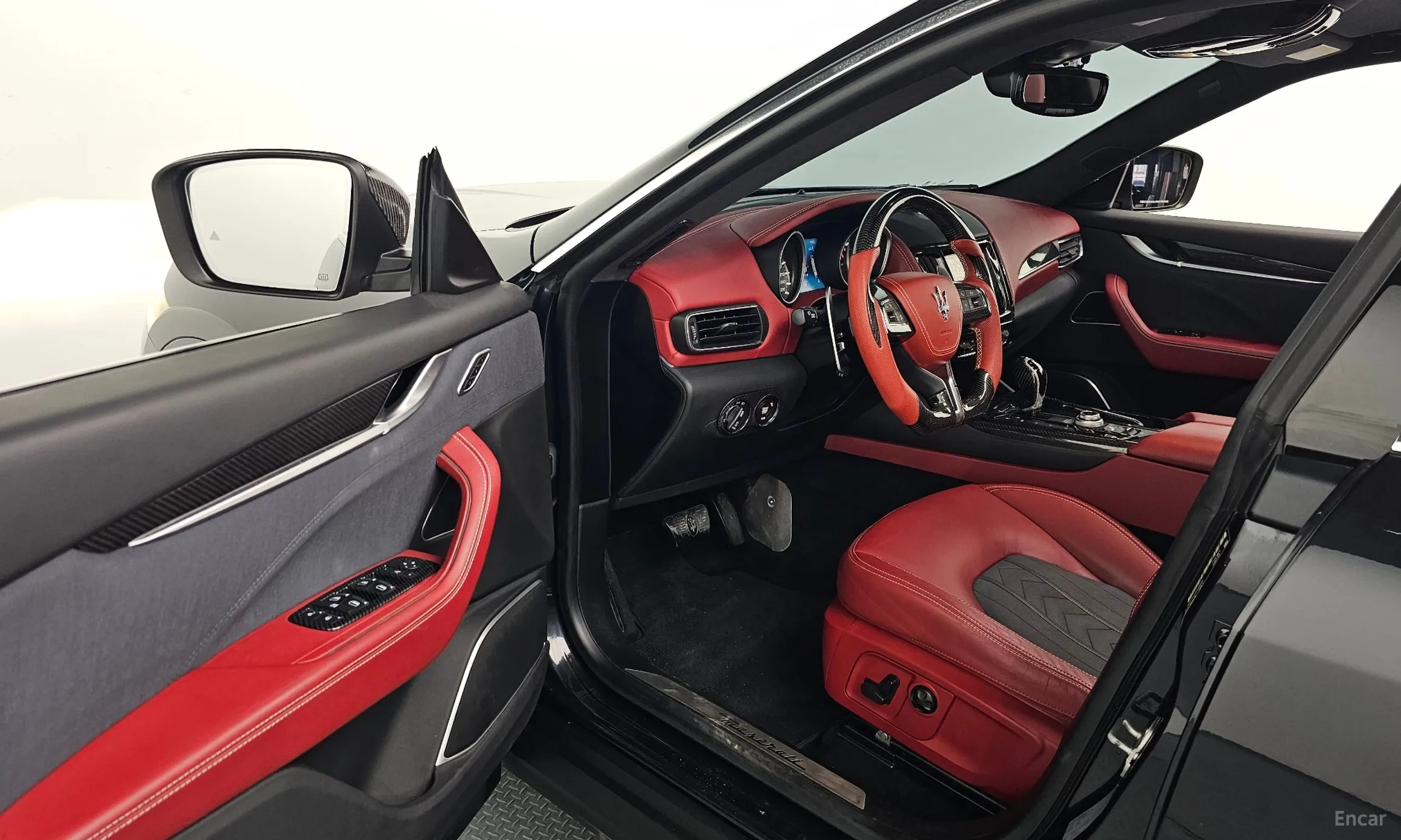 Maserati Levante превью 11