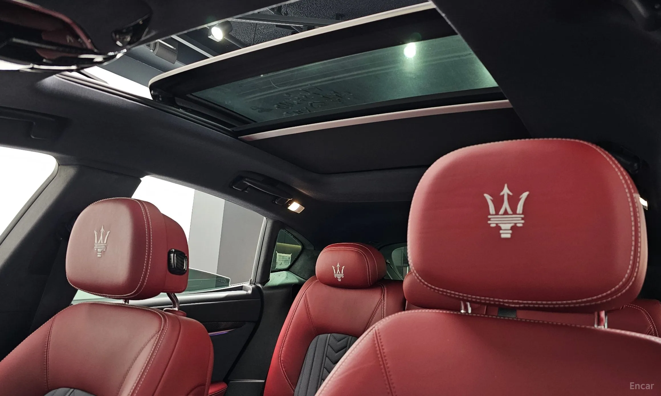 Maserati Levante превью 17