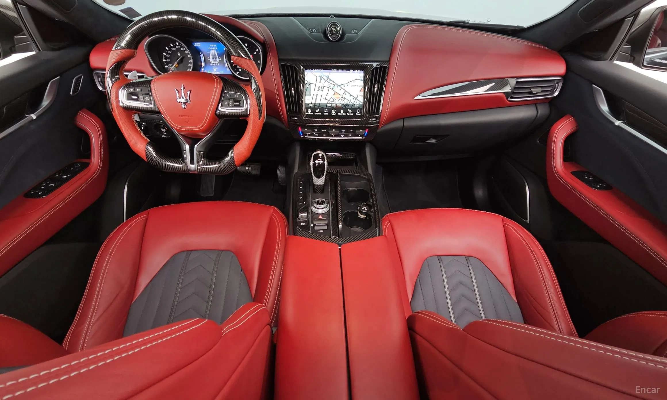 Maserati Levante превью 7