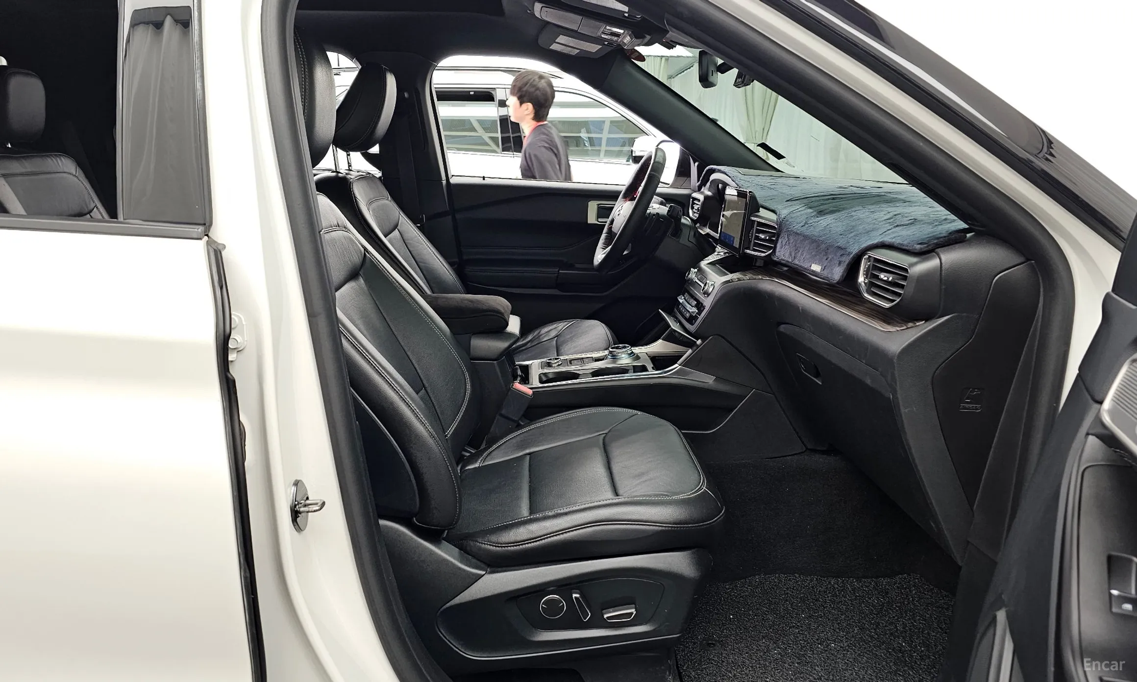 Ford Explorer 6th Generation превью 11