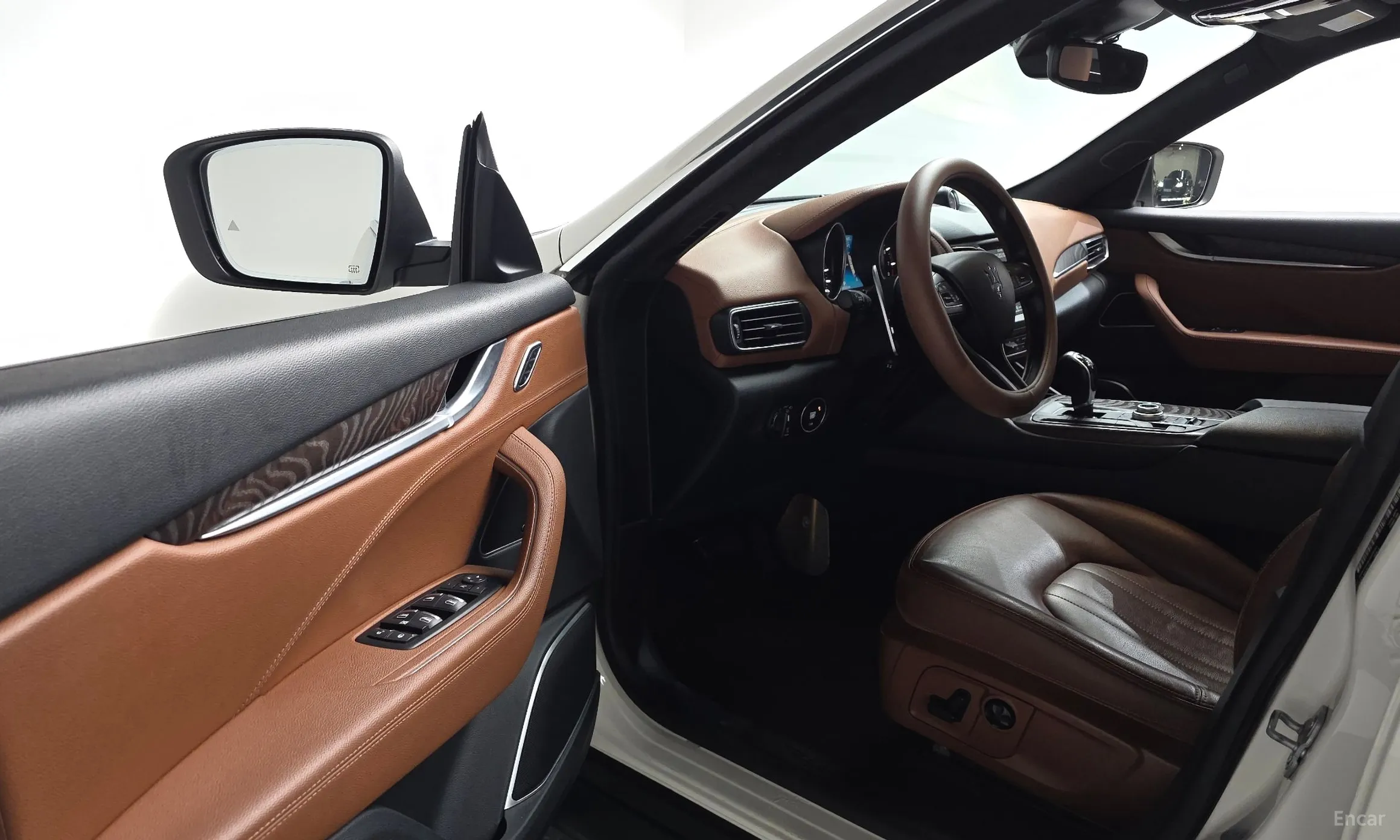 Maserati Levante превью 11