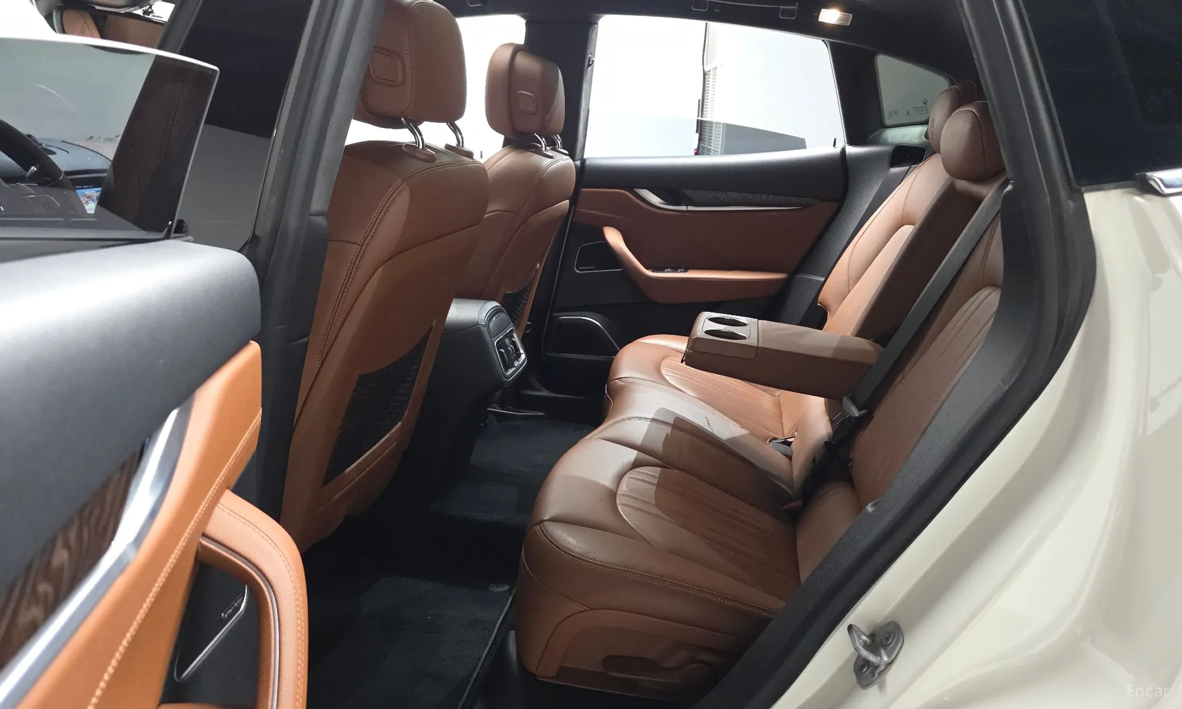 Maserati Levante превью 12