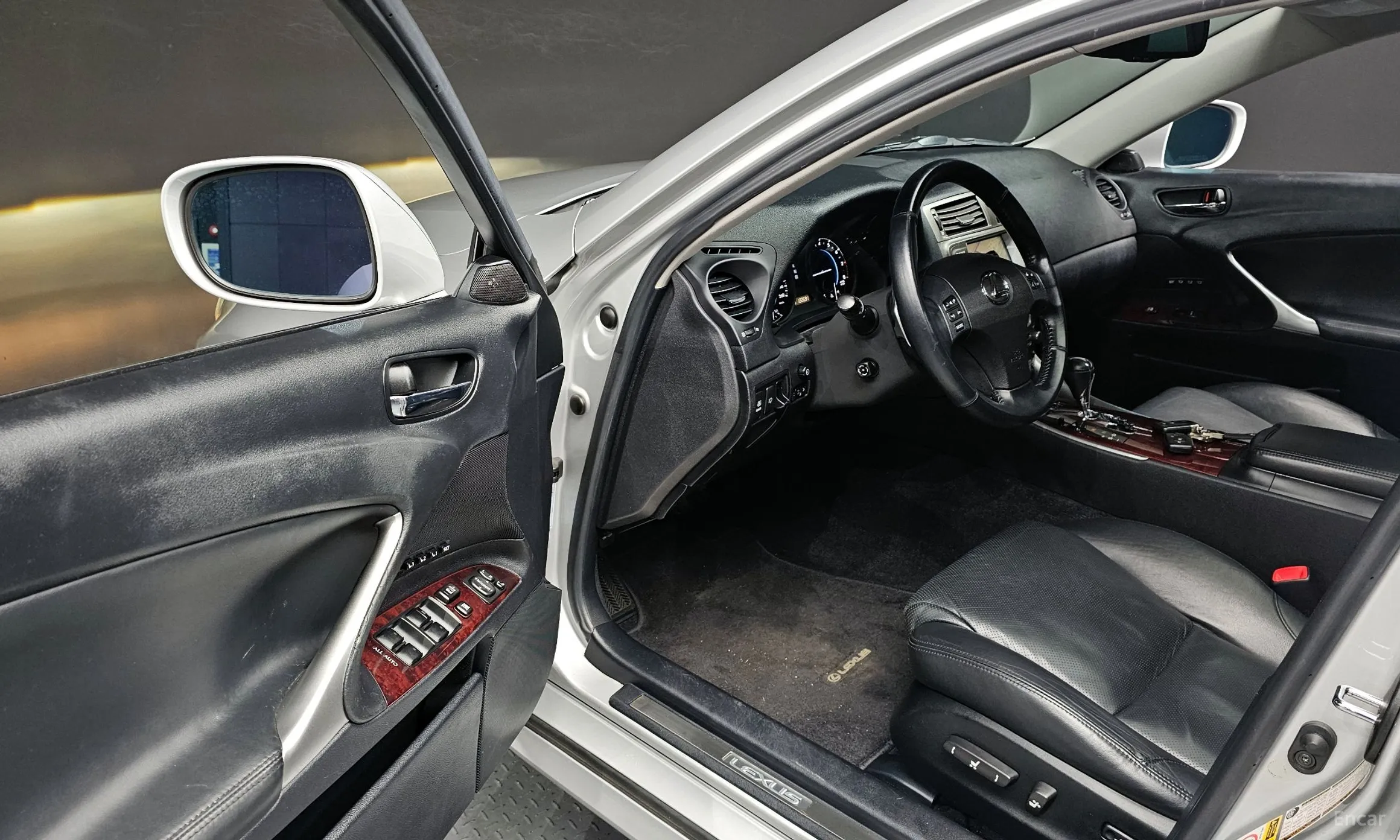 Lexus IS250 превью 11