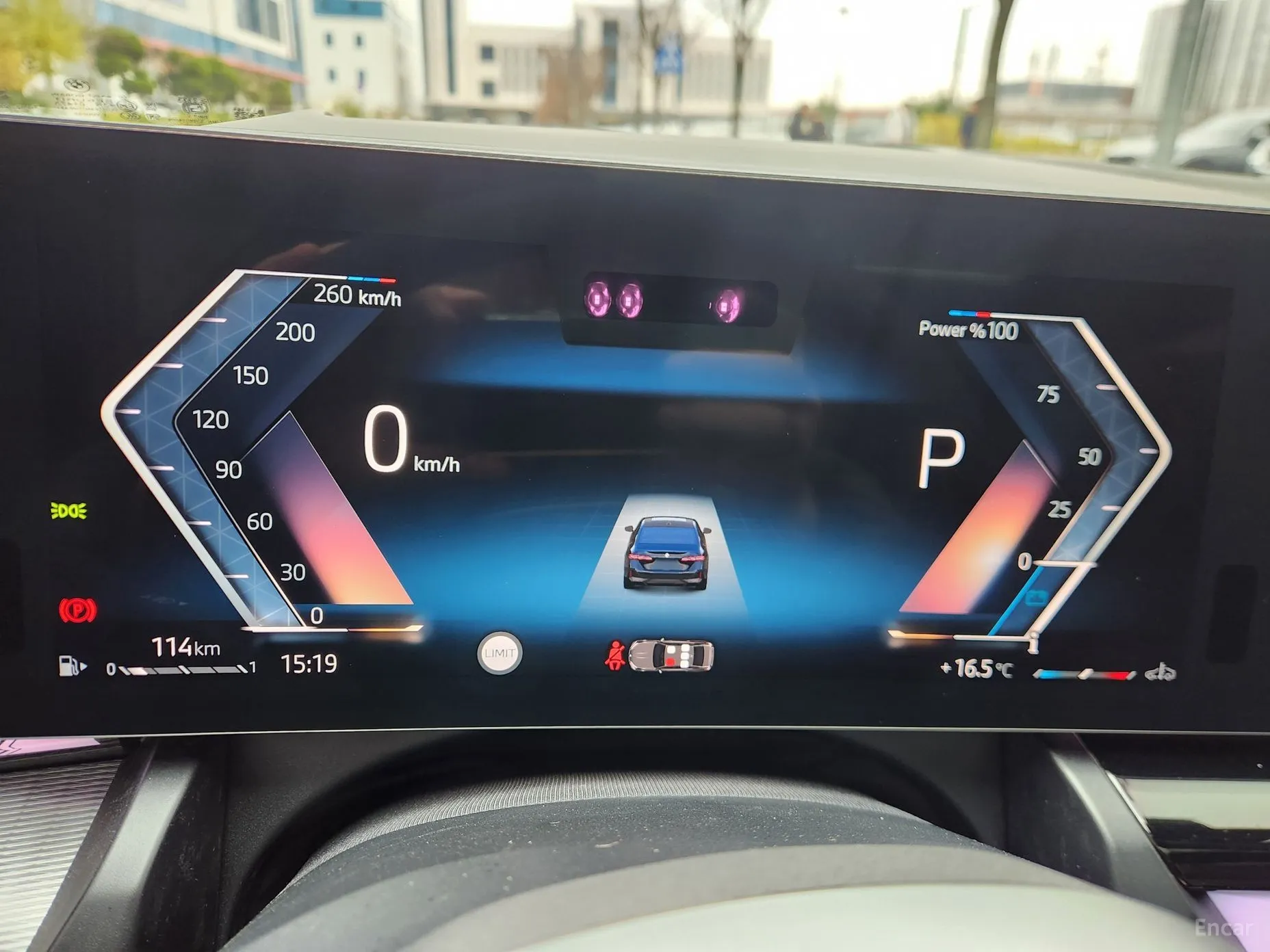 BMW 5 Series (G60) превью 13