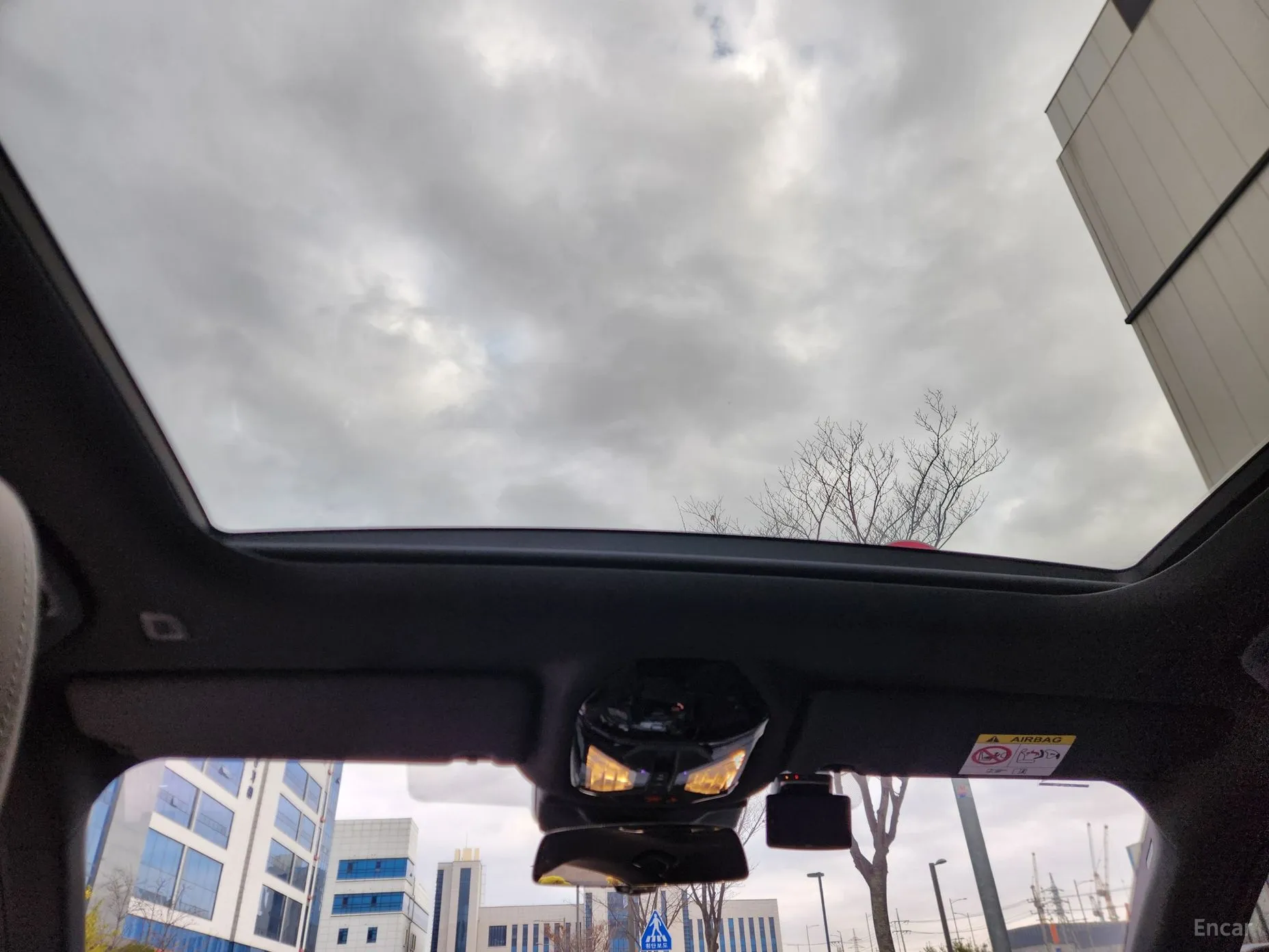 BMW 5 Series (G60) превью 18