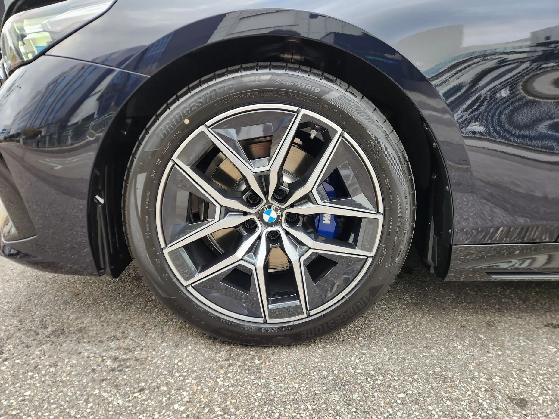 BMW 5 Series (G60) превью 5