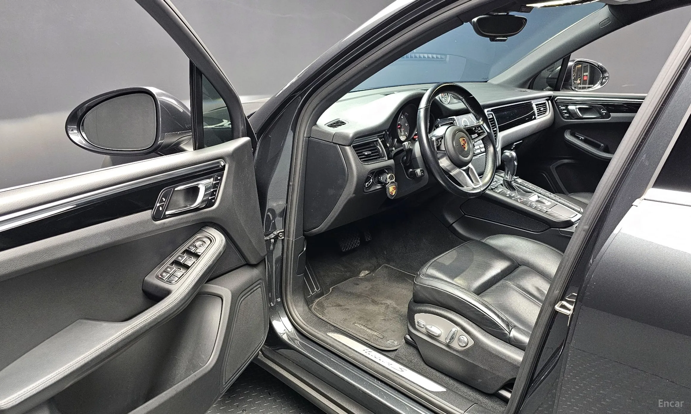 Porsche Macan превью 11