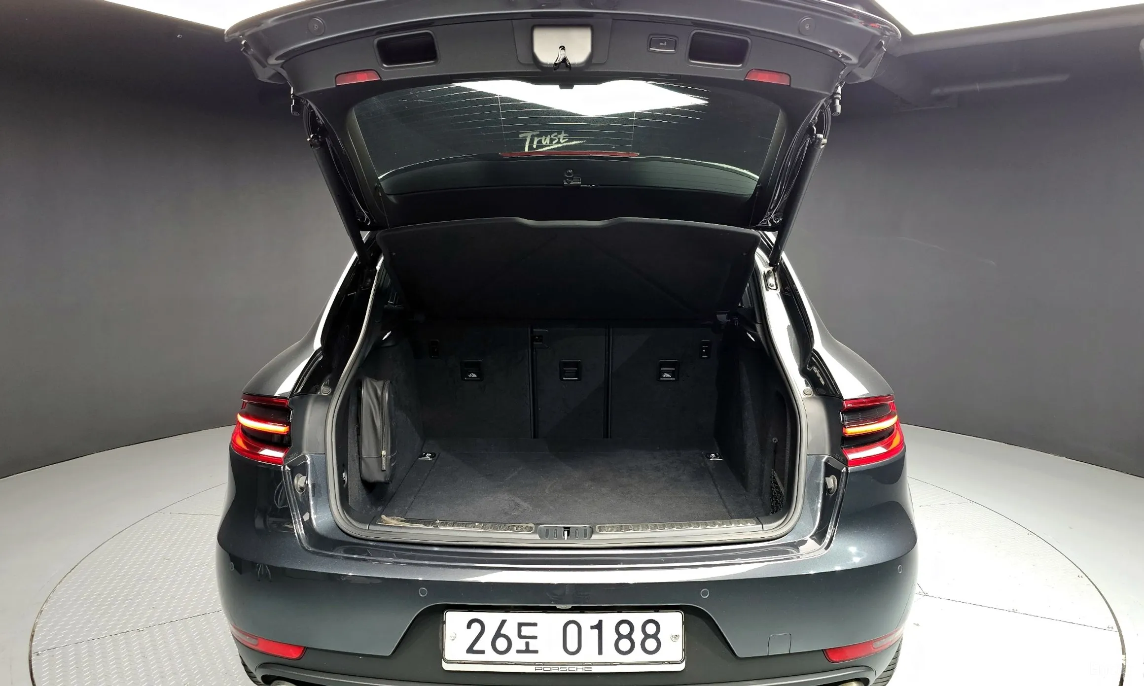 Porsche Macan превью 20