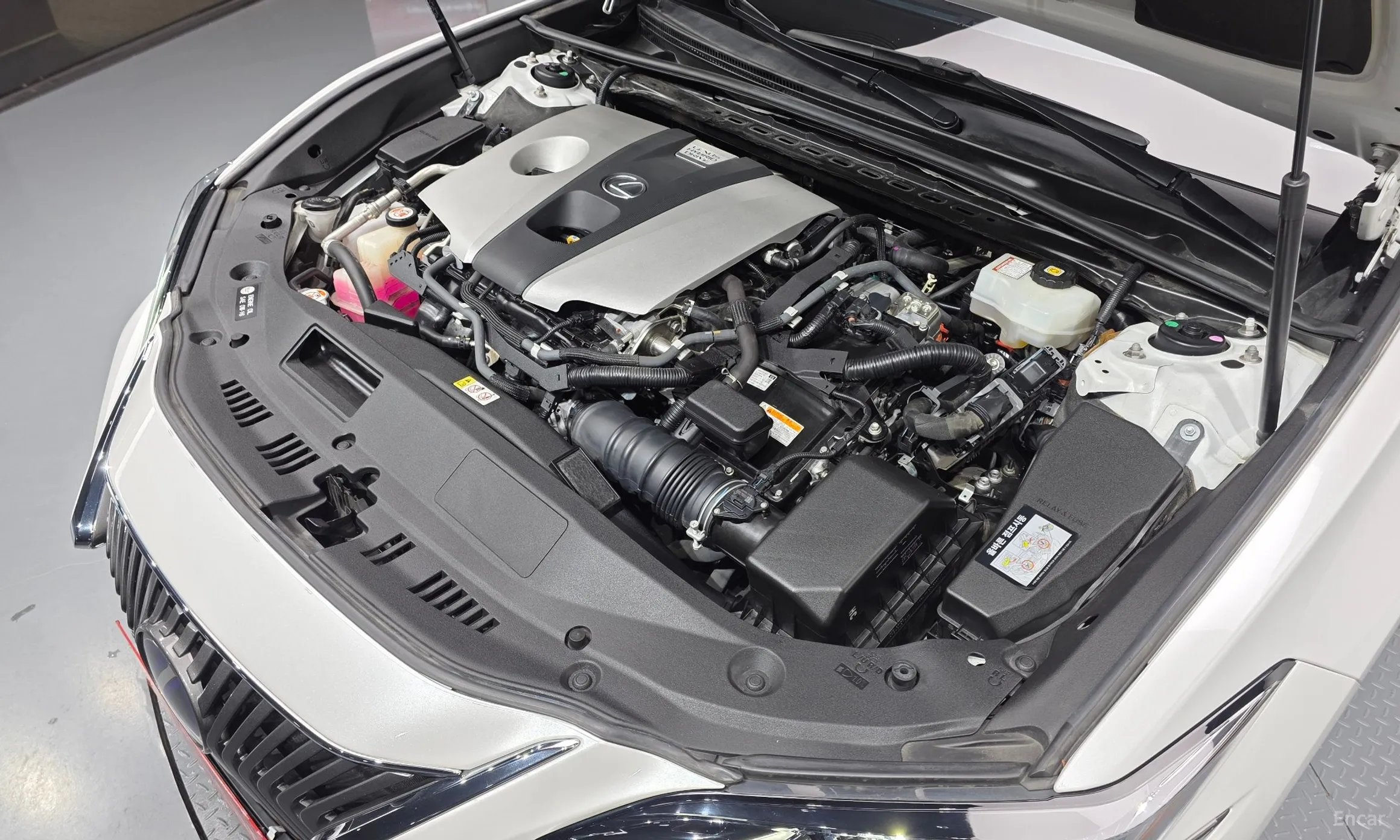 Lexus ES300h 7th Generation превью 6