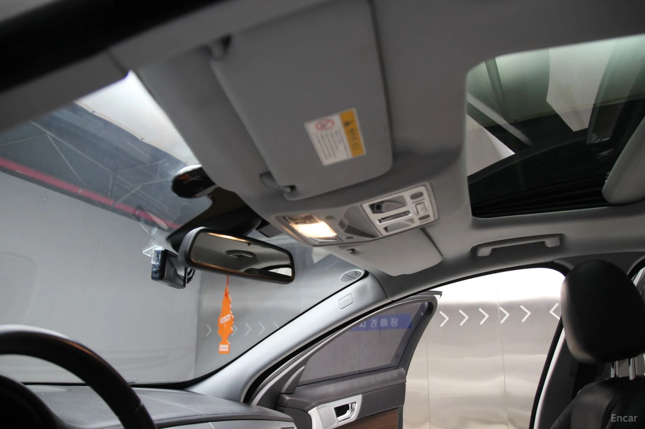 Jaguar New XF превью 17