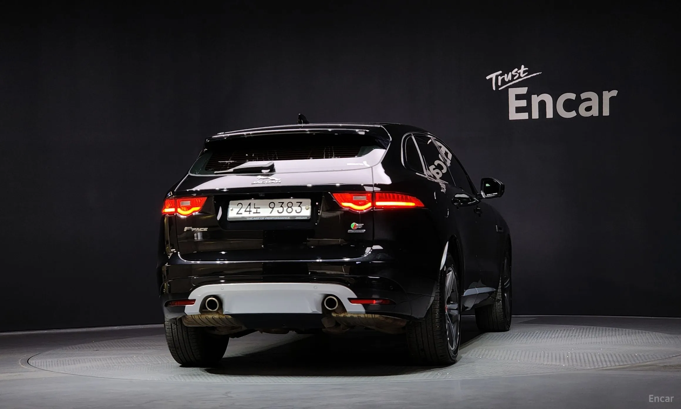 Jaguar F-PACE превью 4