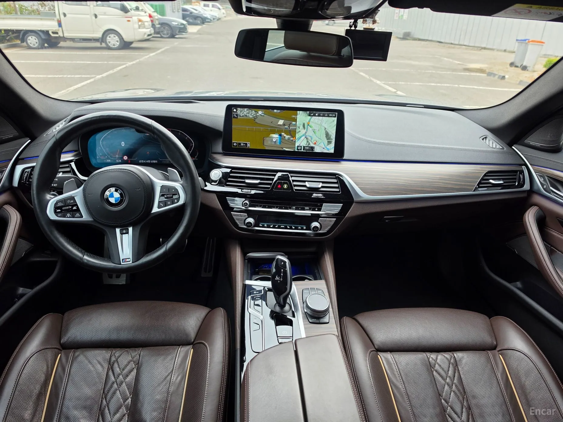 BMW 5 Series (G30) превью 10
