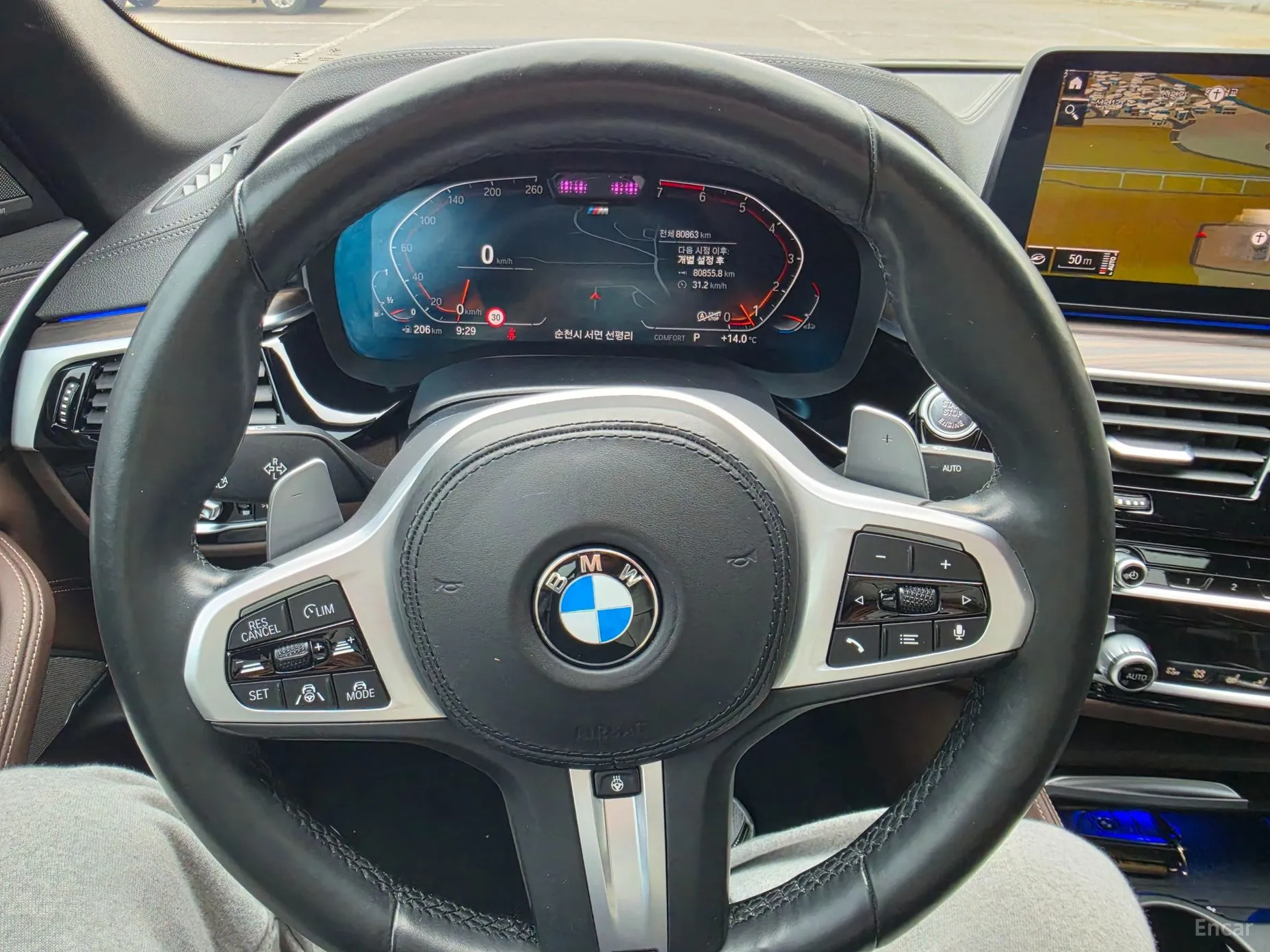 BMW 5 Series (G30) превью 11